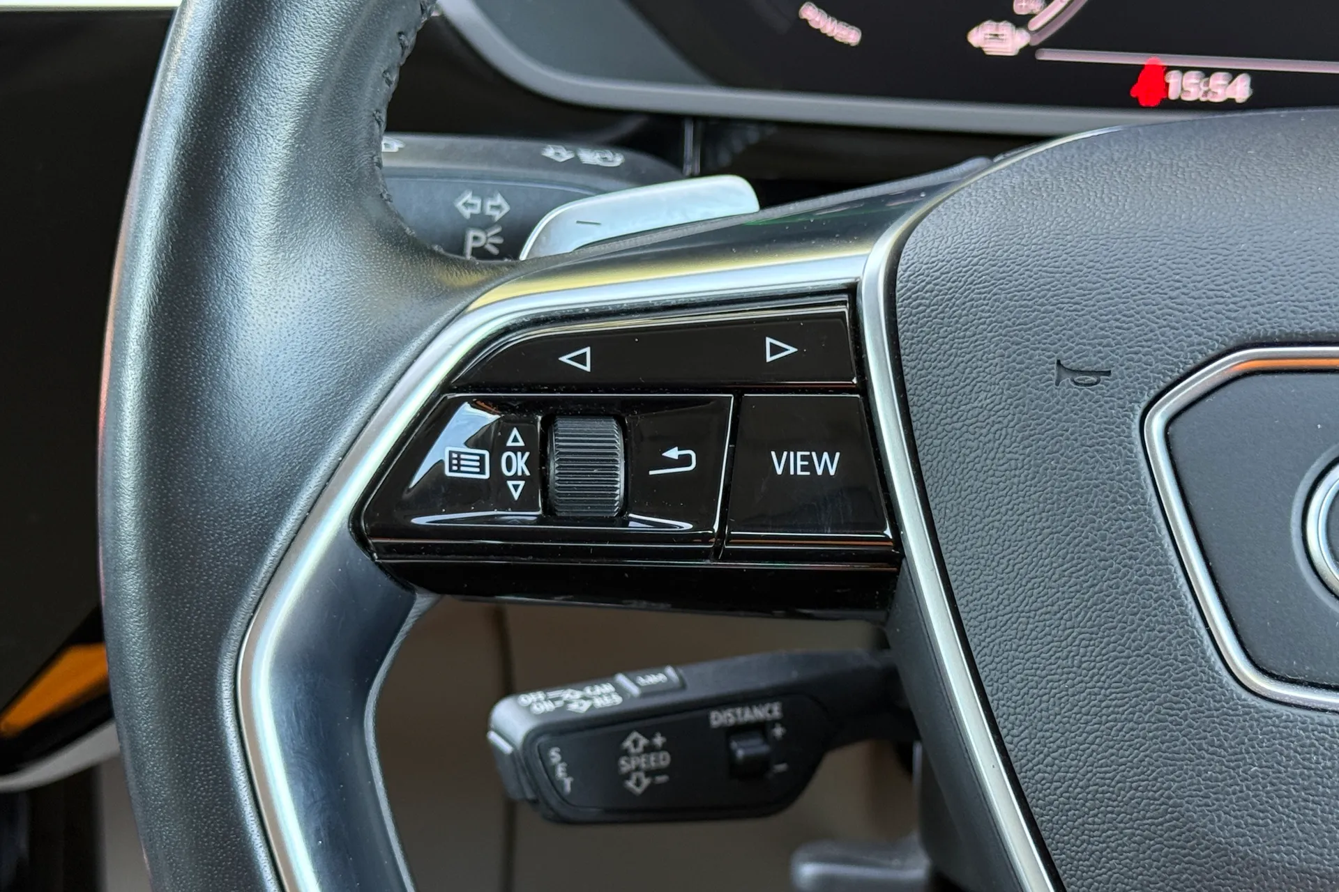 Audi e-tron thumbnail image number 39