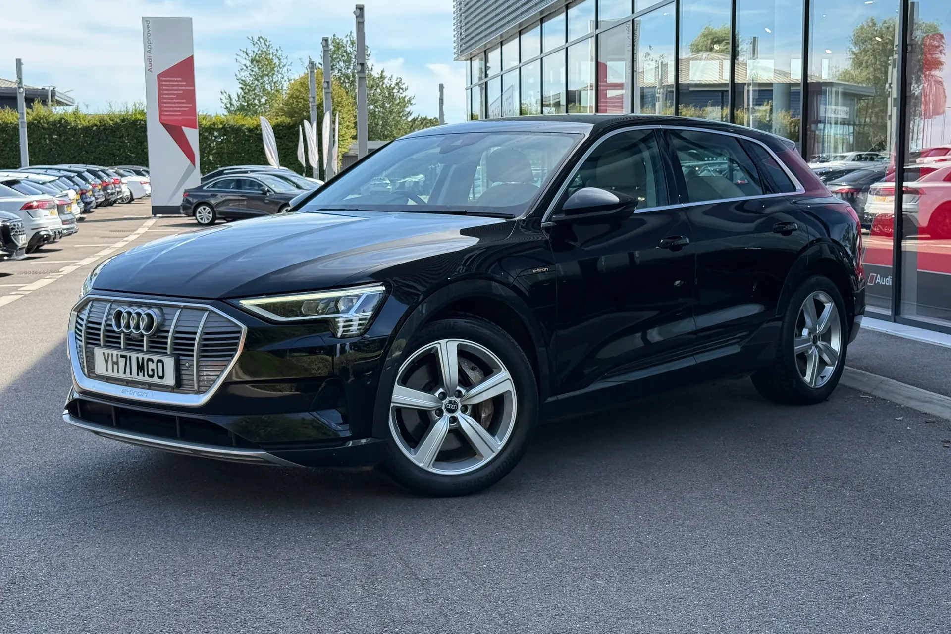 Audi e-tron thumbnail image number 6