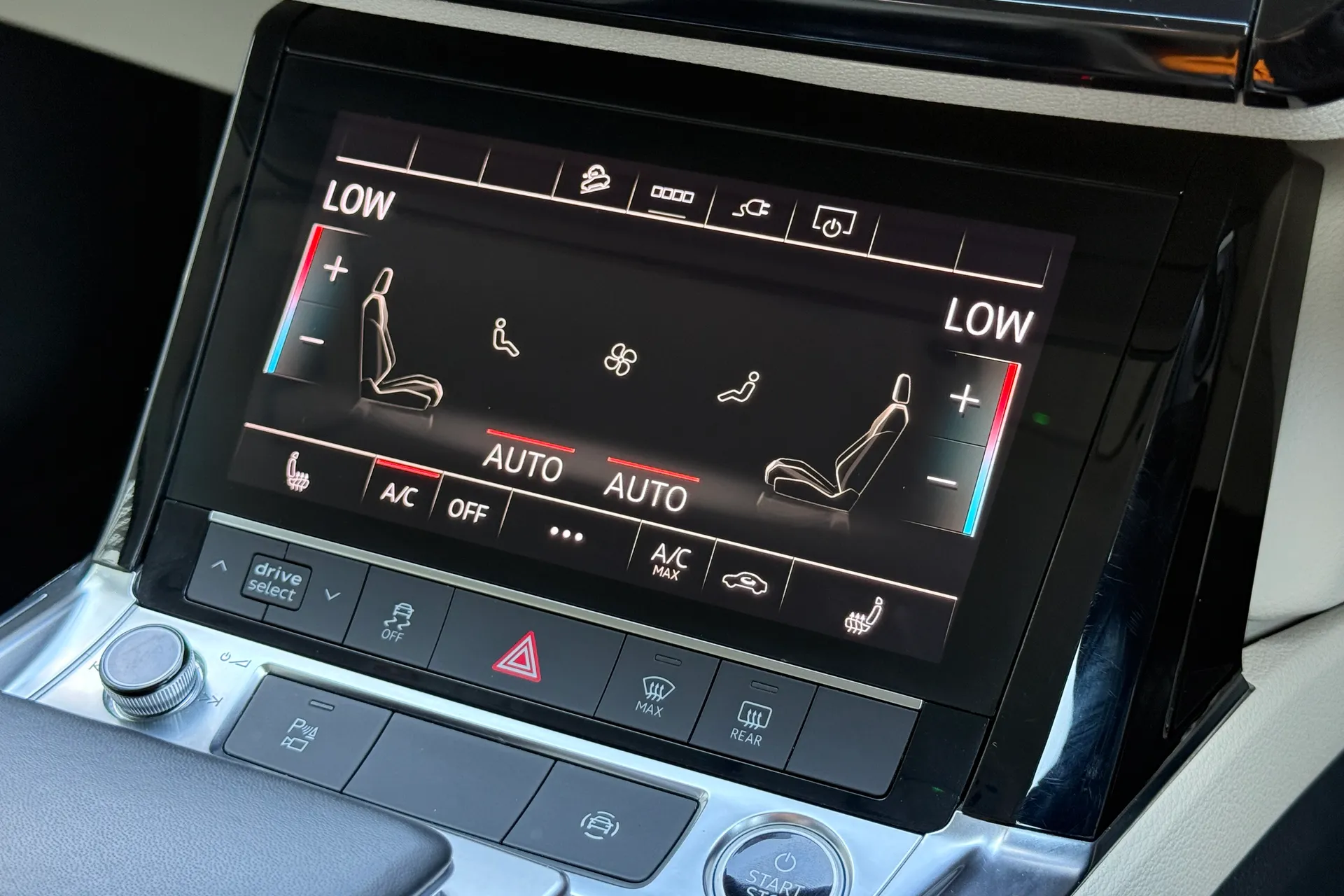 Audi e-tron thumbnail image number 18