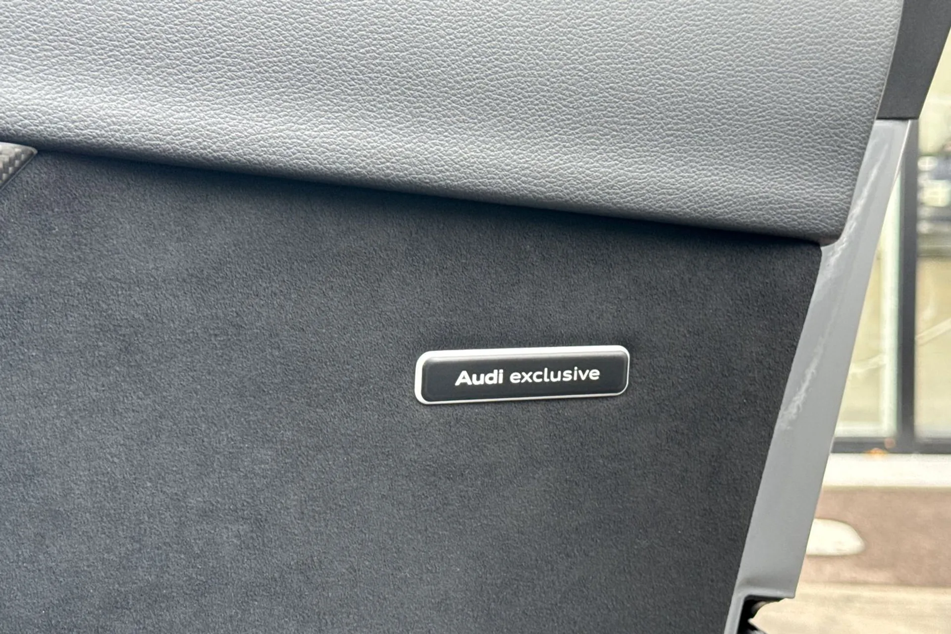 Audi RS4 thumbnail image number 51