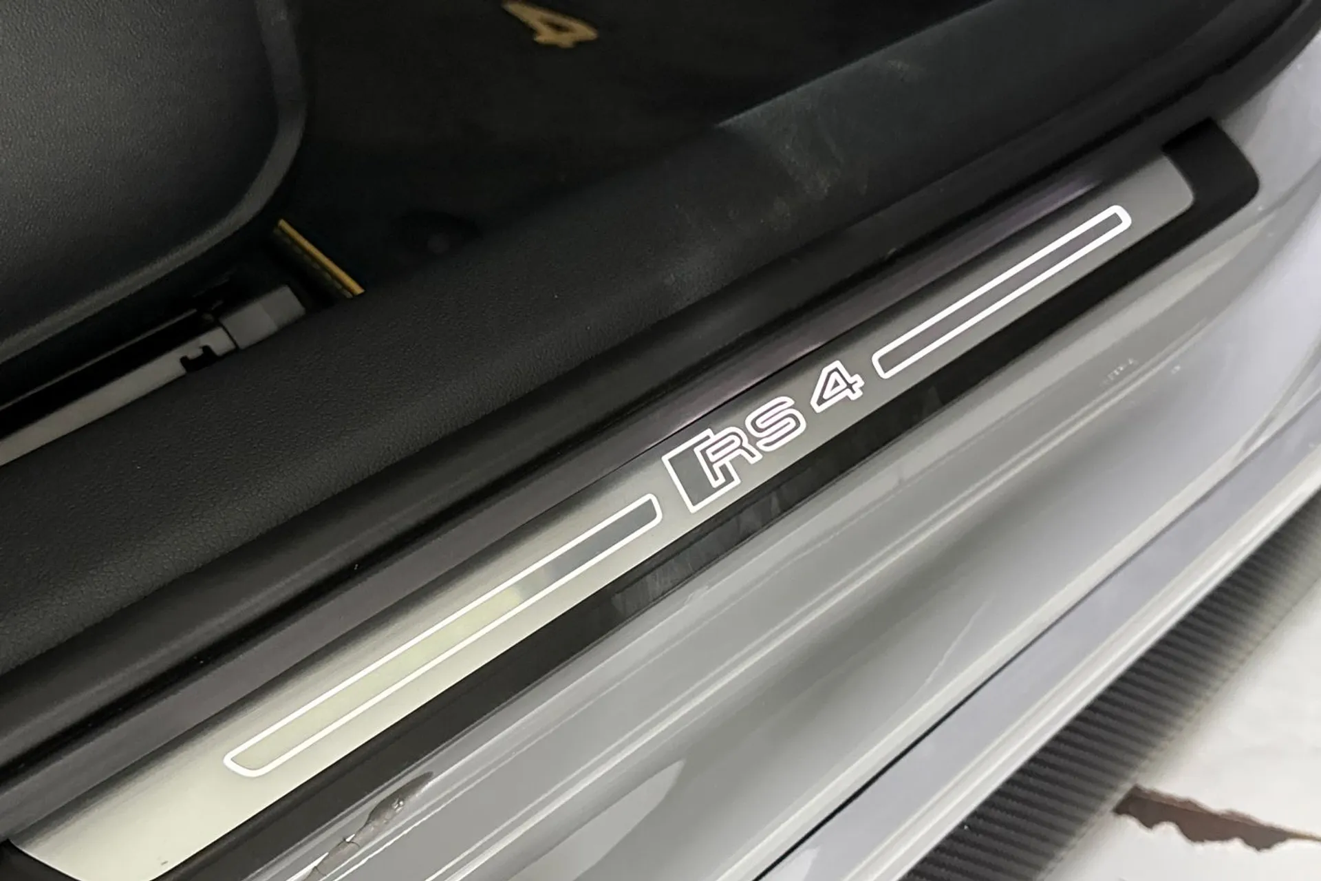 Audi RS4 thumbnail image number 59