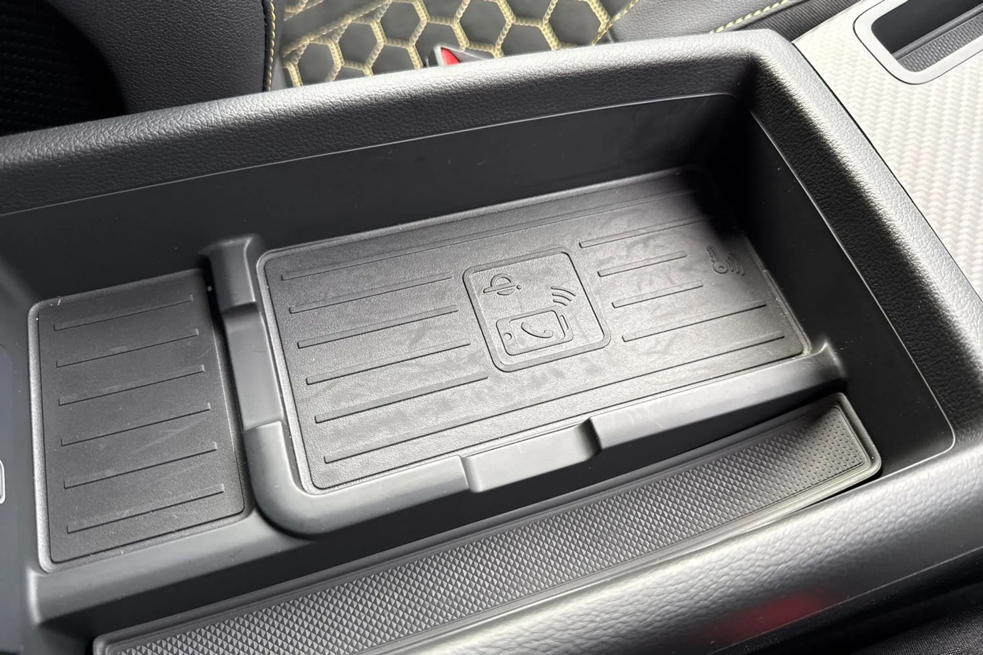 Audi RS4 thumbnail image number 33