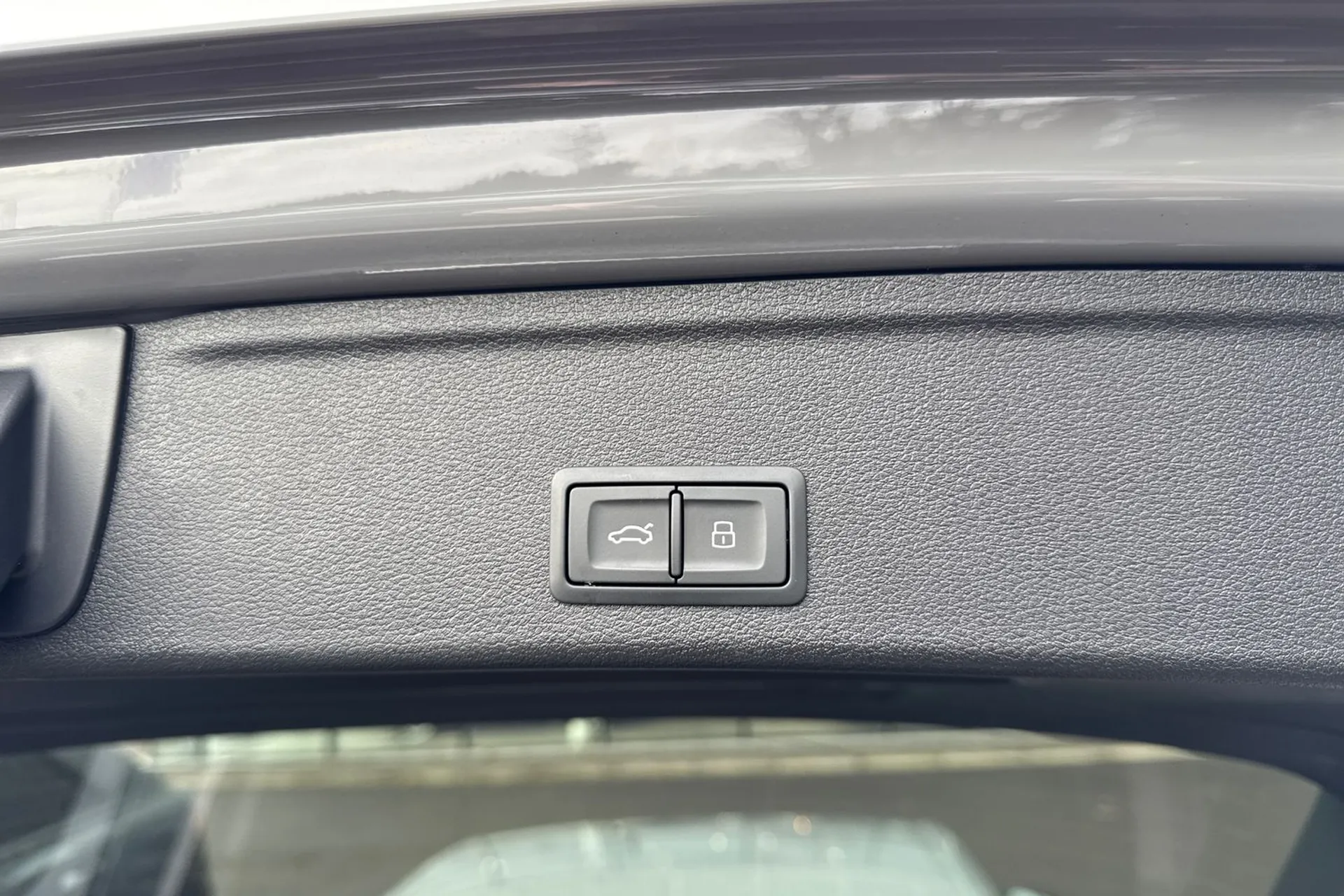 Audi RS4 thumbnail image number 20