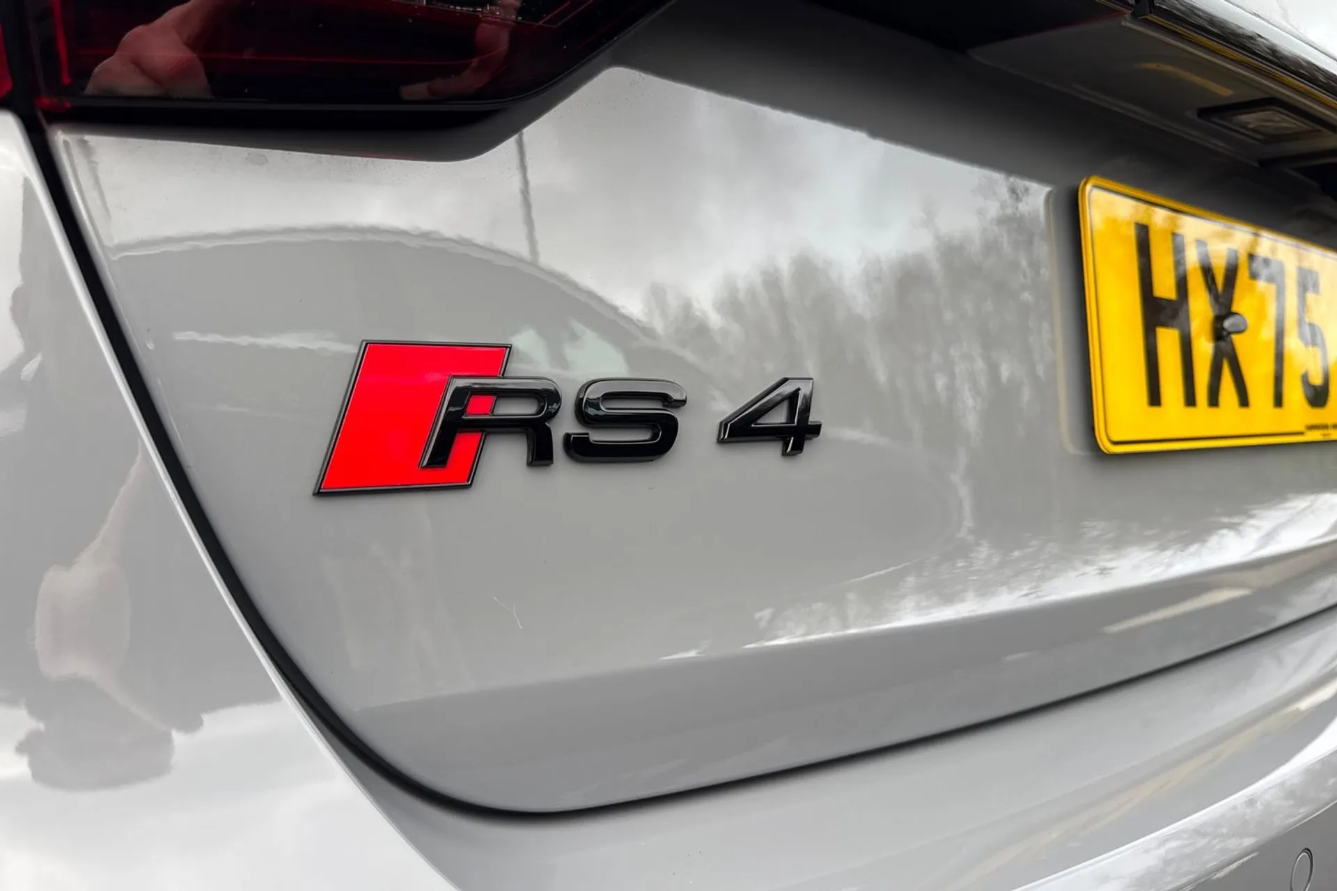 Audi RS4 thumbnail image number 12