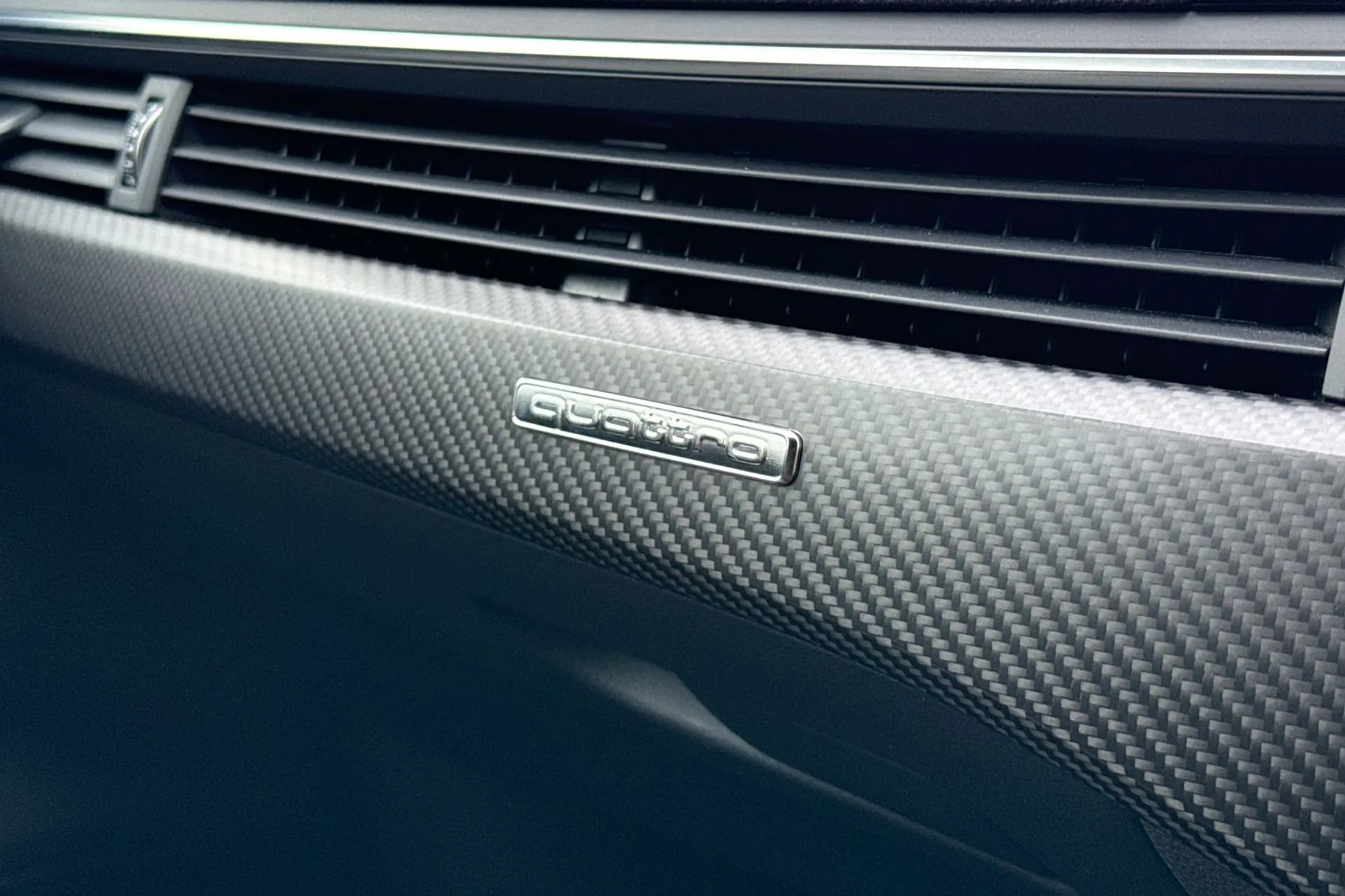 Audi RS4 thumbnail image number 58