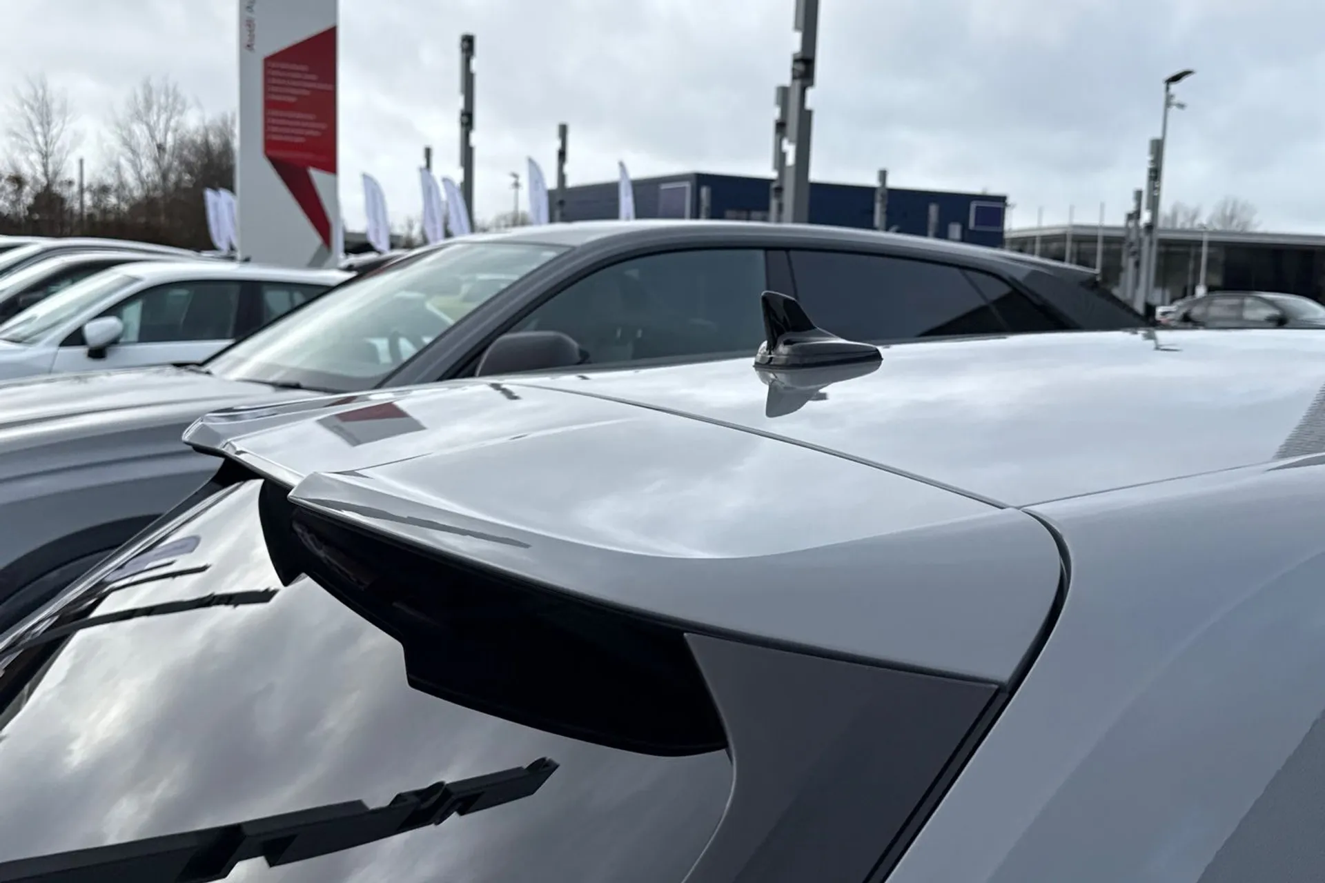 Audi RS4 thumbnail image number 16