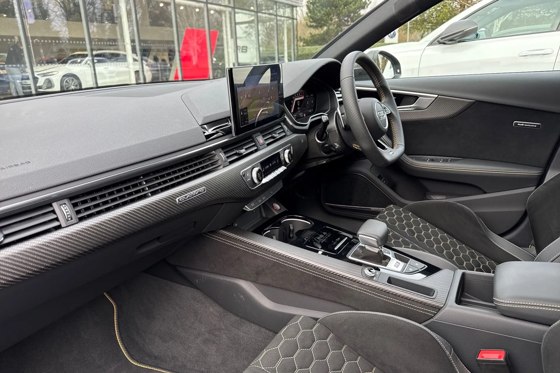 Audi RS4 thumbnail image number 28