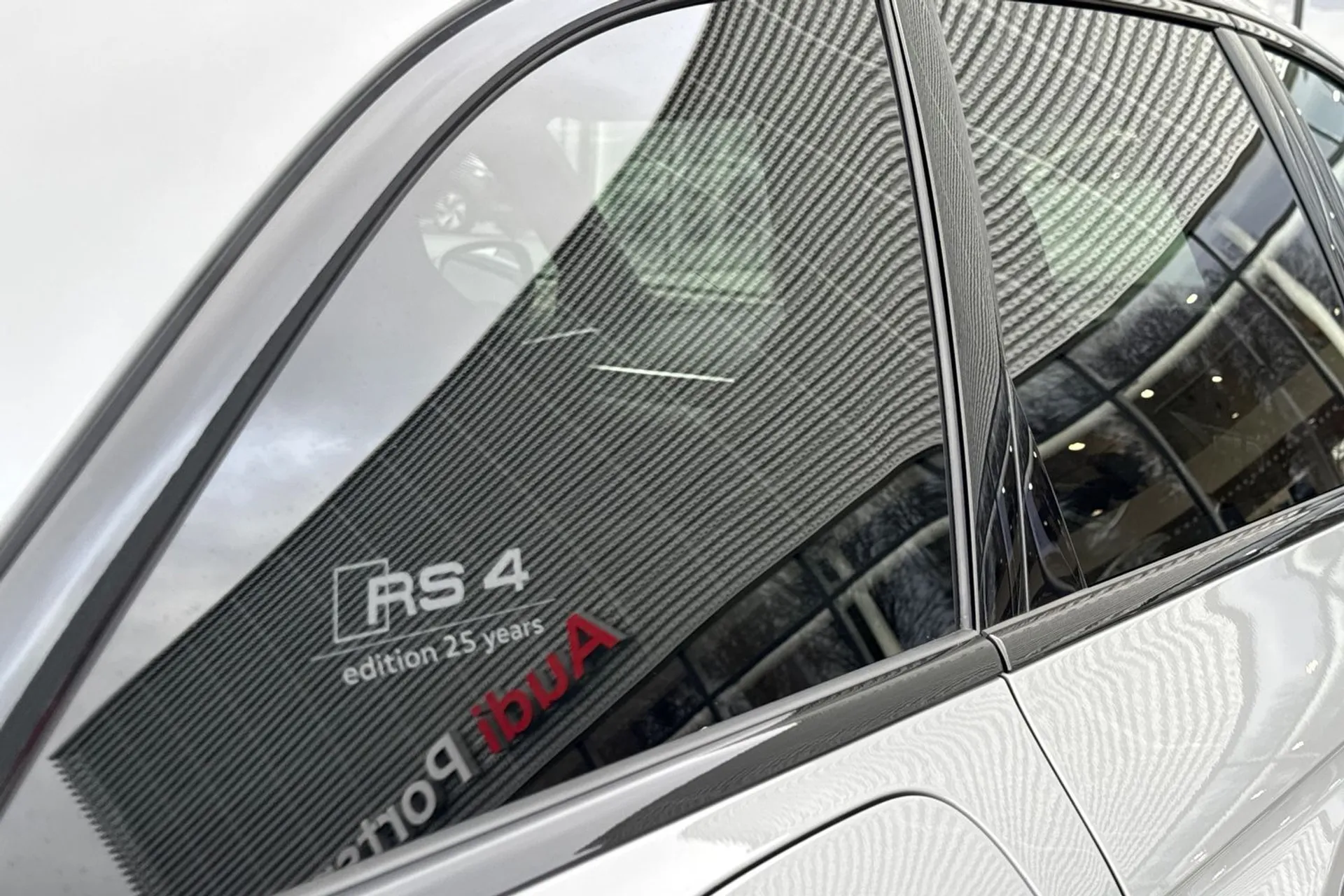 Audi RS4 thumbnail image number 15