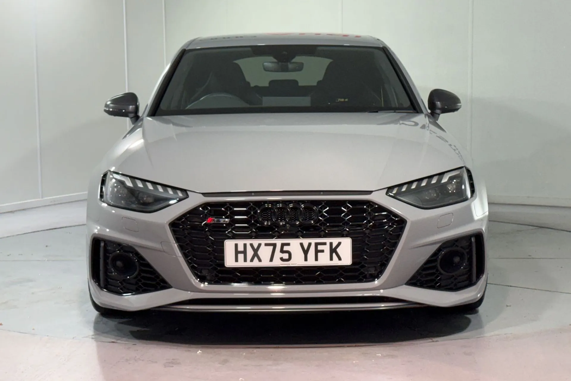 Audi RS4 thumbnail image number 6