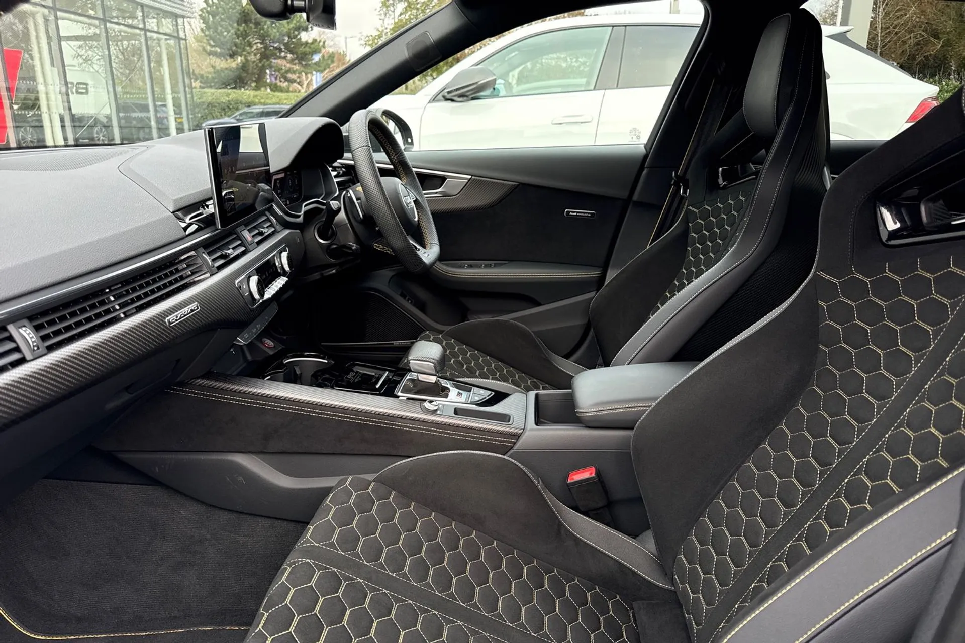 Audi RS4 thumbnail image number 30