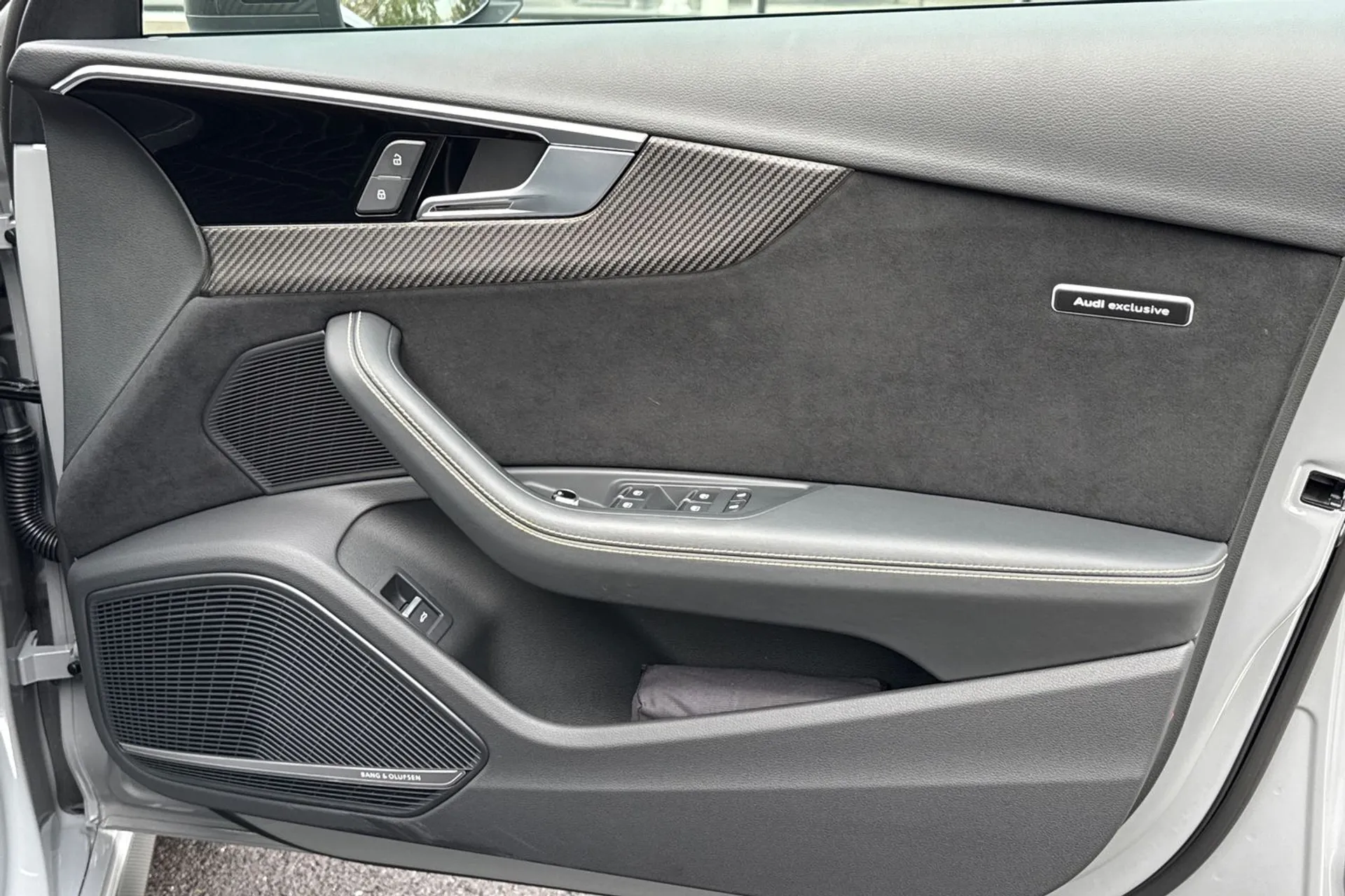 Audi RS4 thumbnail image number 25