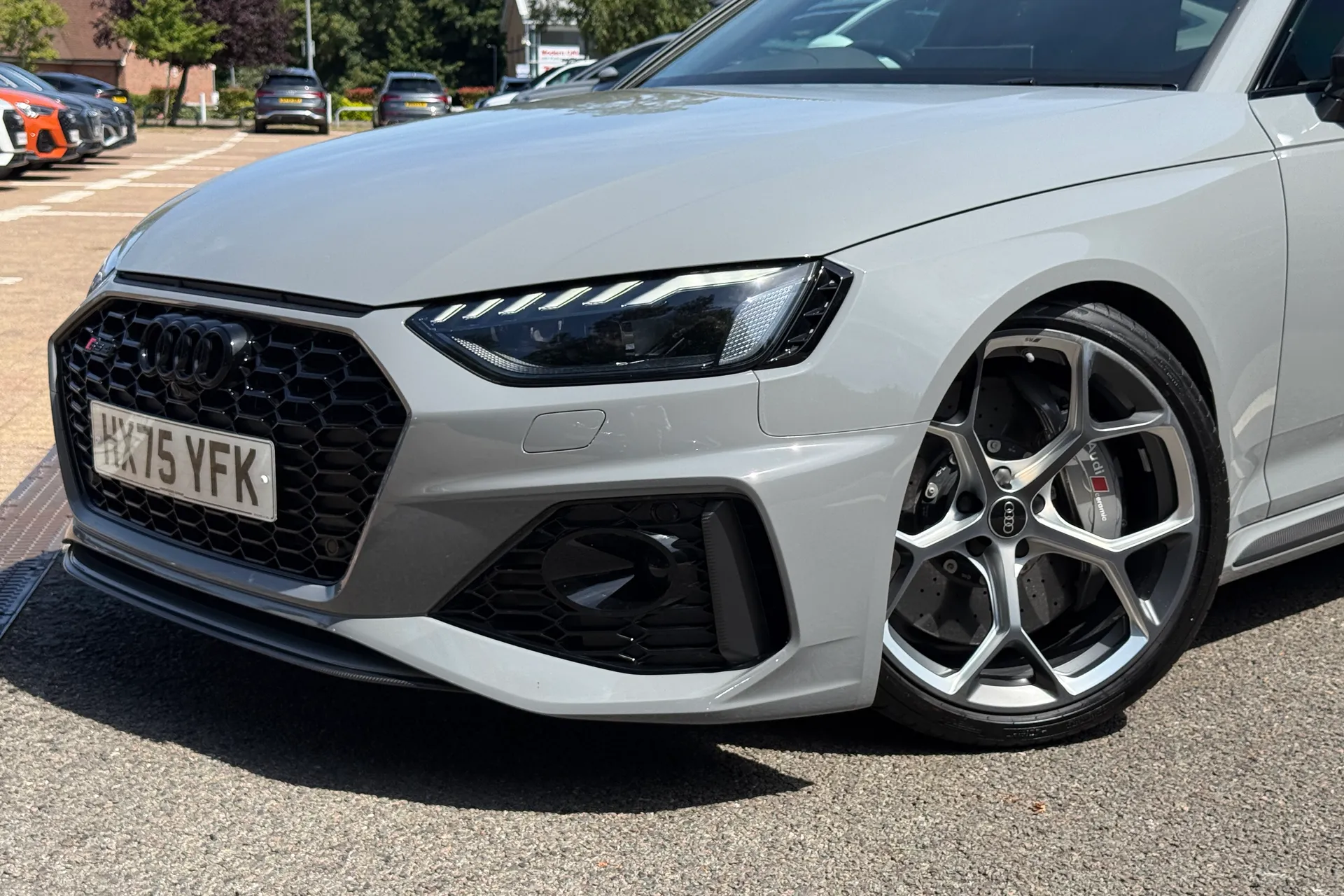 Audi RS4 thumbnail image number 63