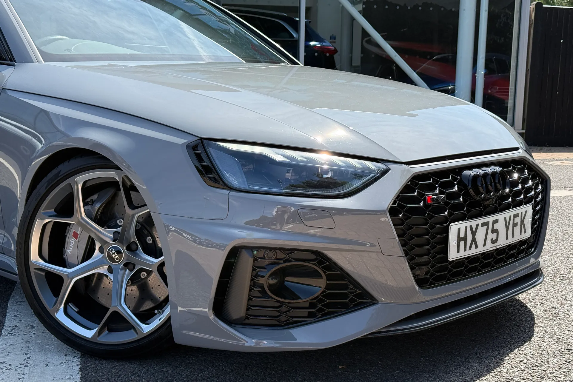 Audi RS4 thumbnail image number 12