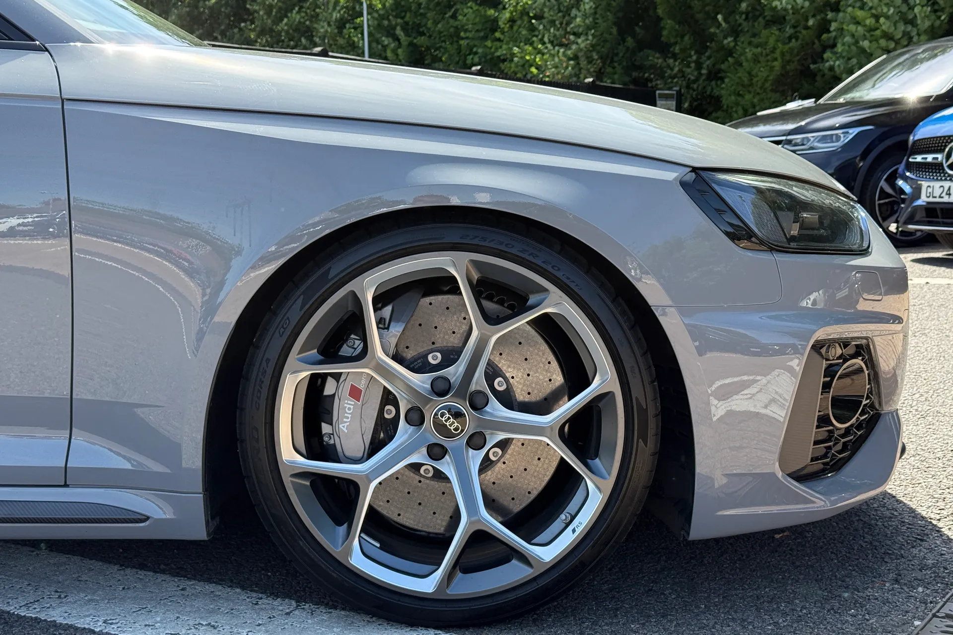 Audi RS4 thumbnail image number 35