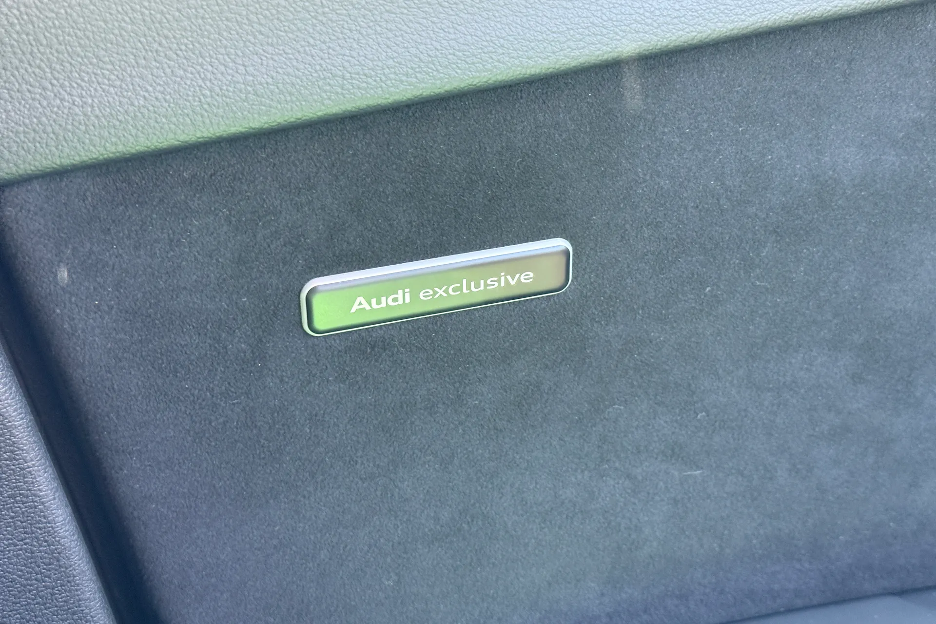 Audi RS4 thumbnail image number 27