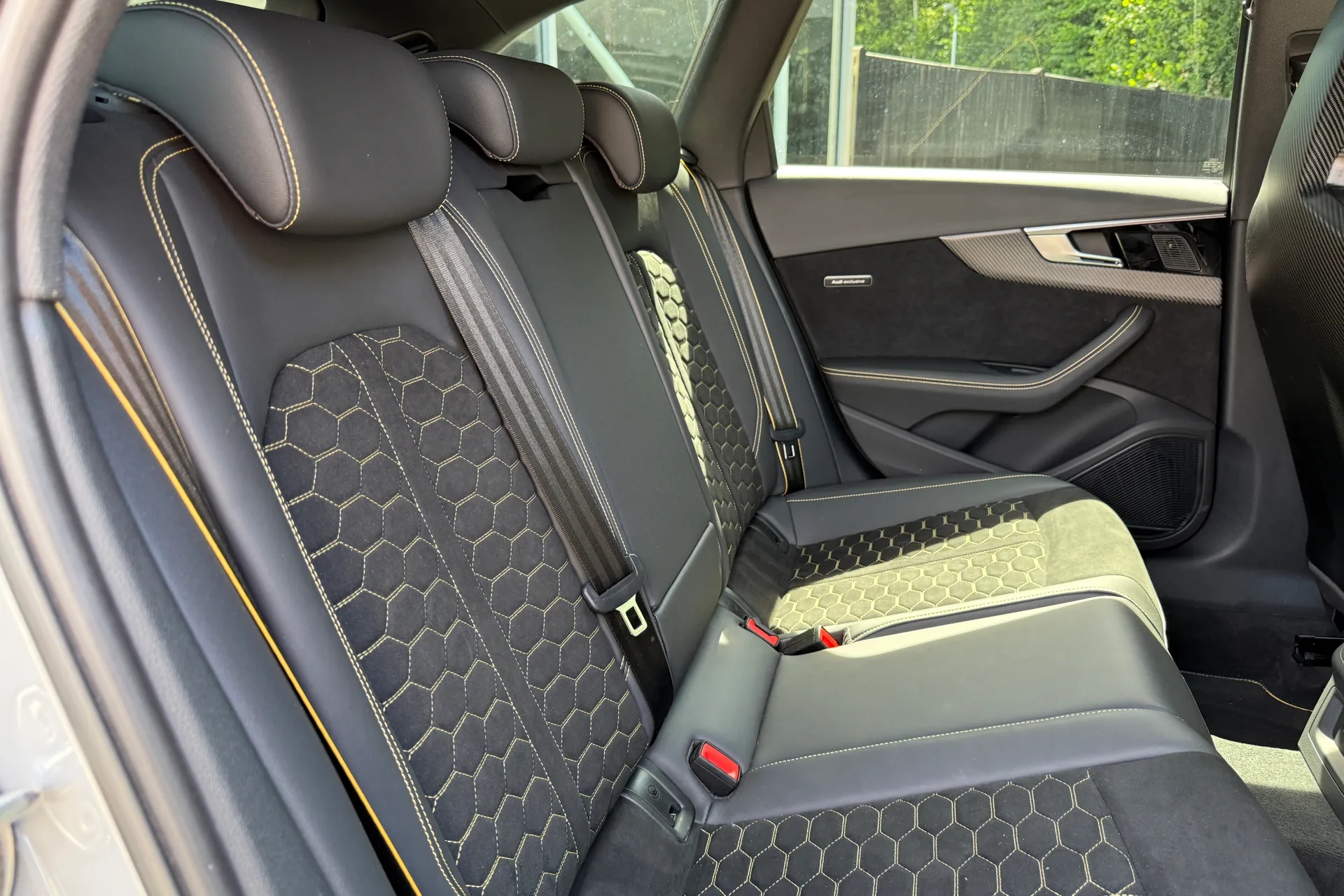 Audi RS4 thumbnail image number 39