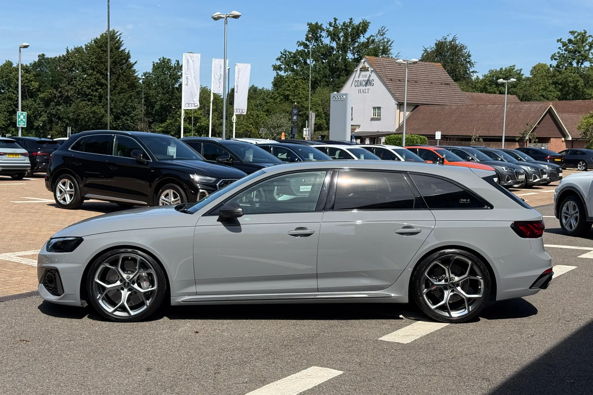 Audi RS4 thumbnail image number 52