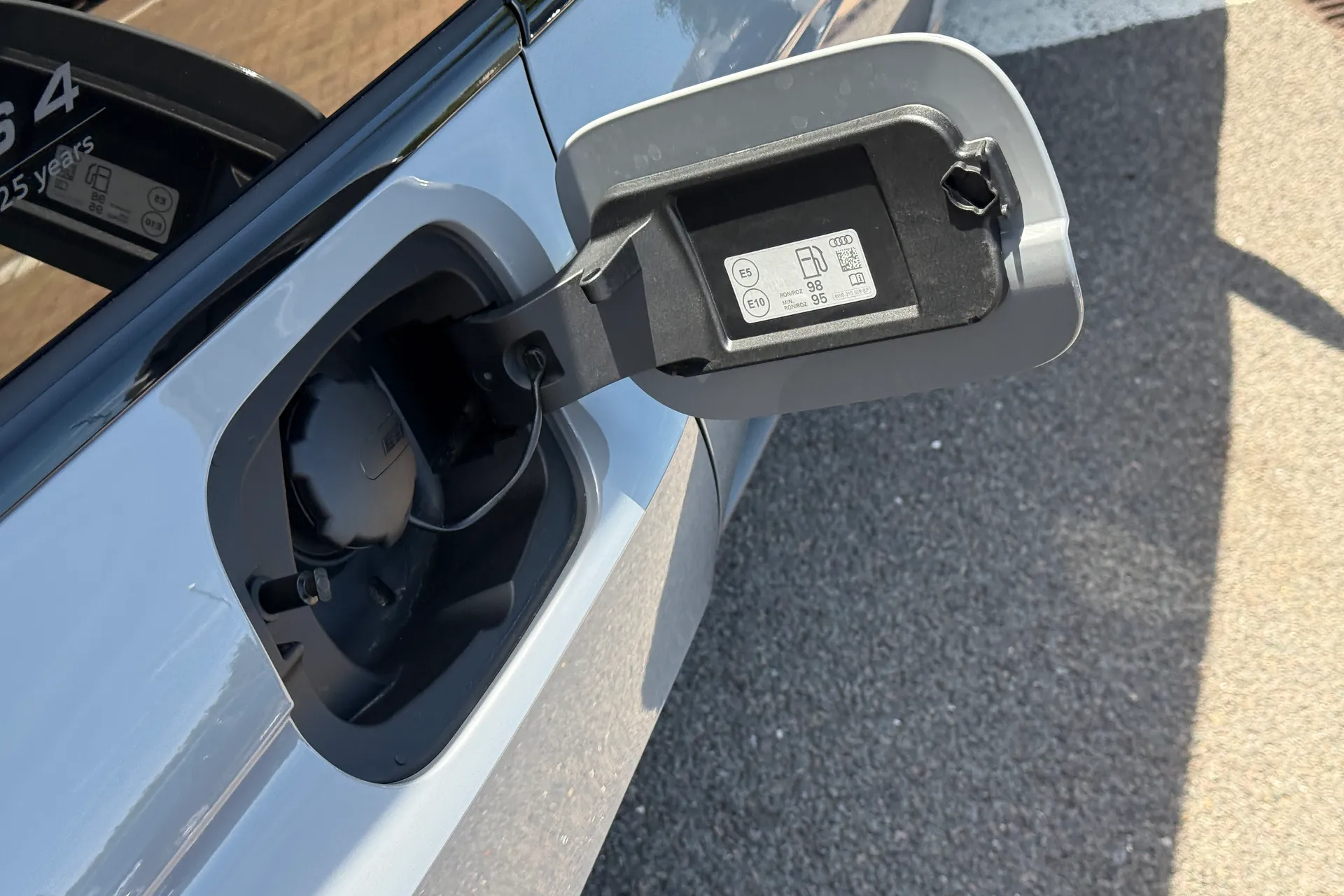 Audi RS4 thumbnail image number 38