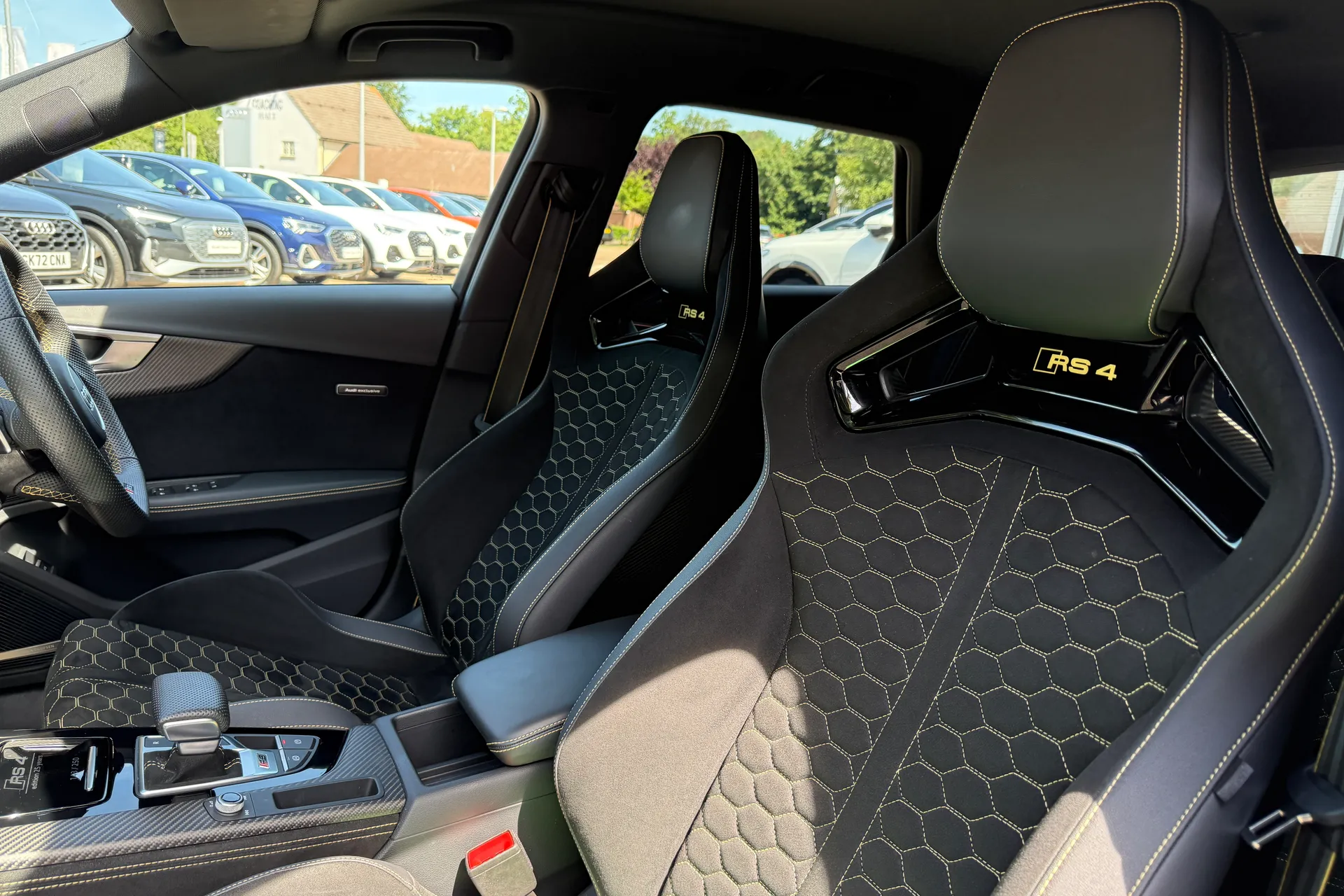 Audi RS4 thumbnail image number 57