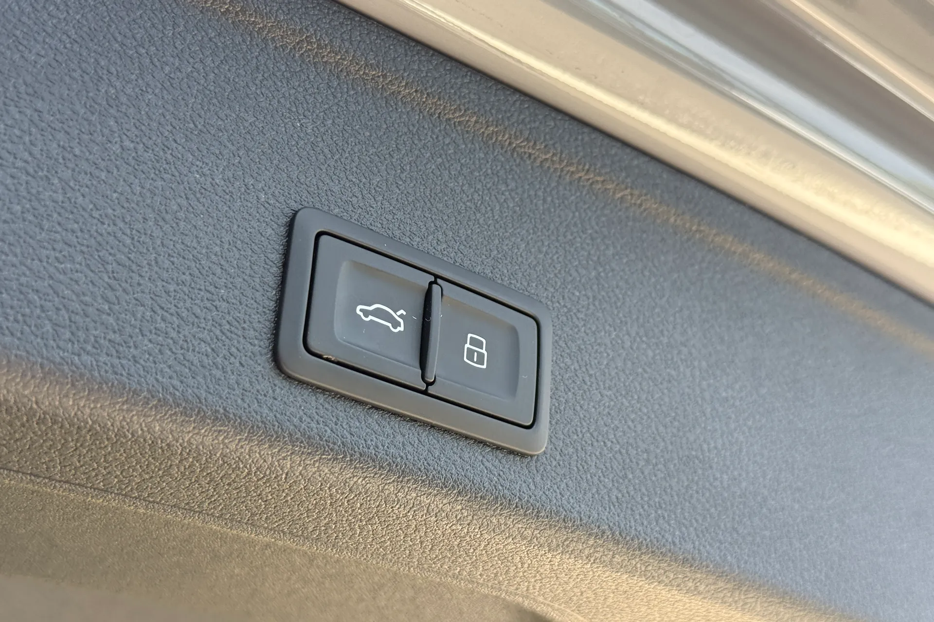 Audi RS4 thumbnail image number 48