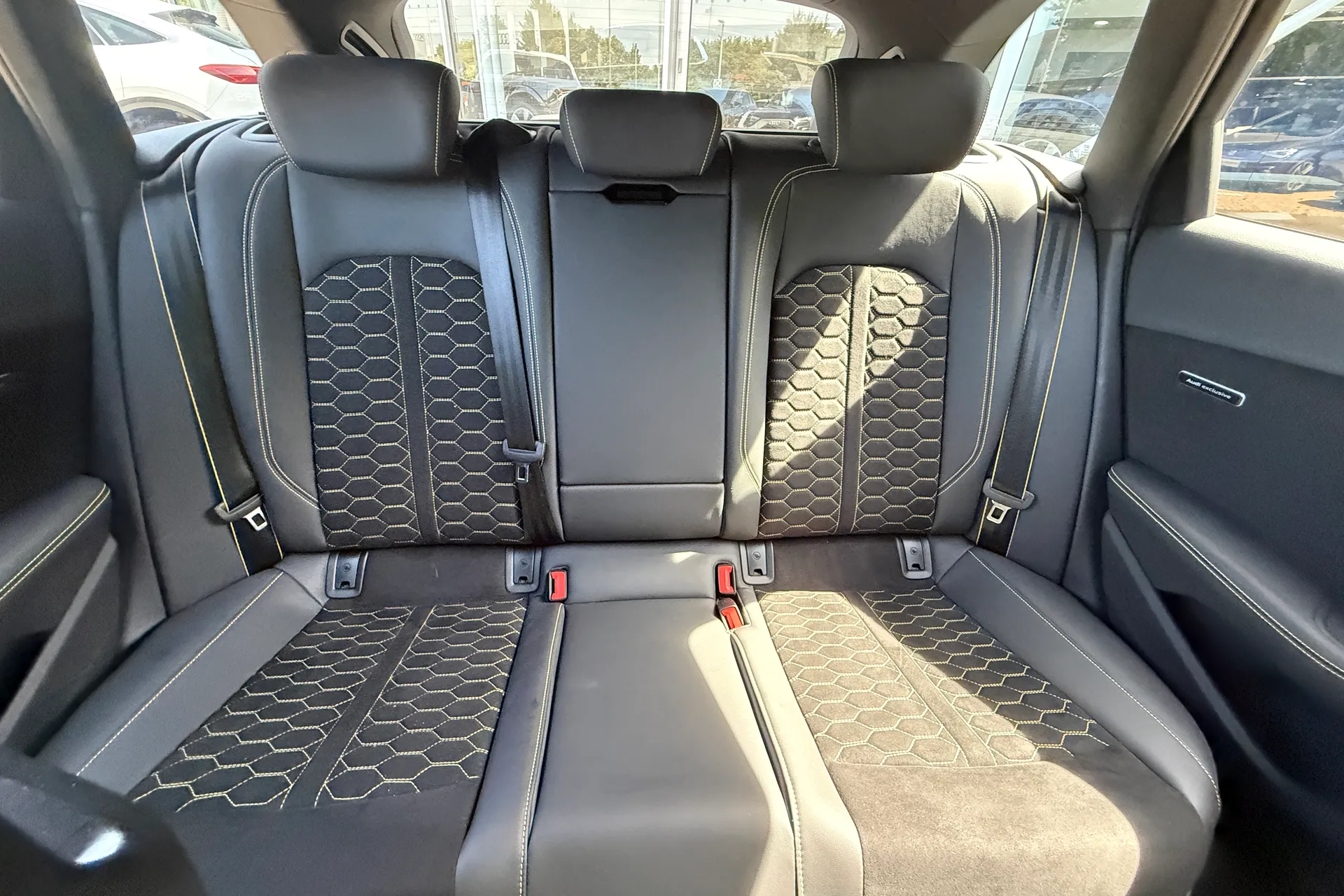 Audi RS4 thumbnail image number 26