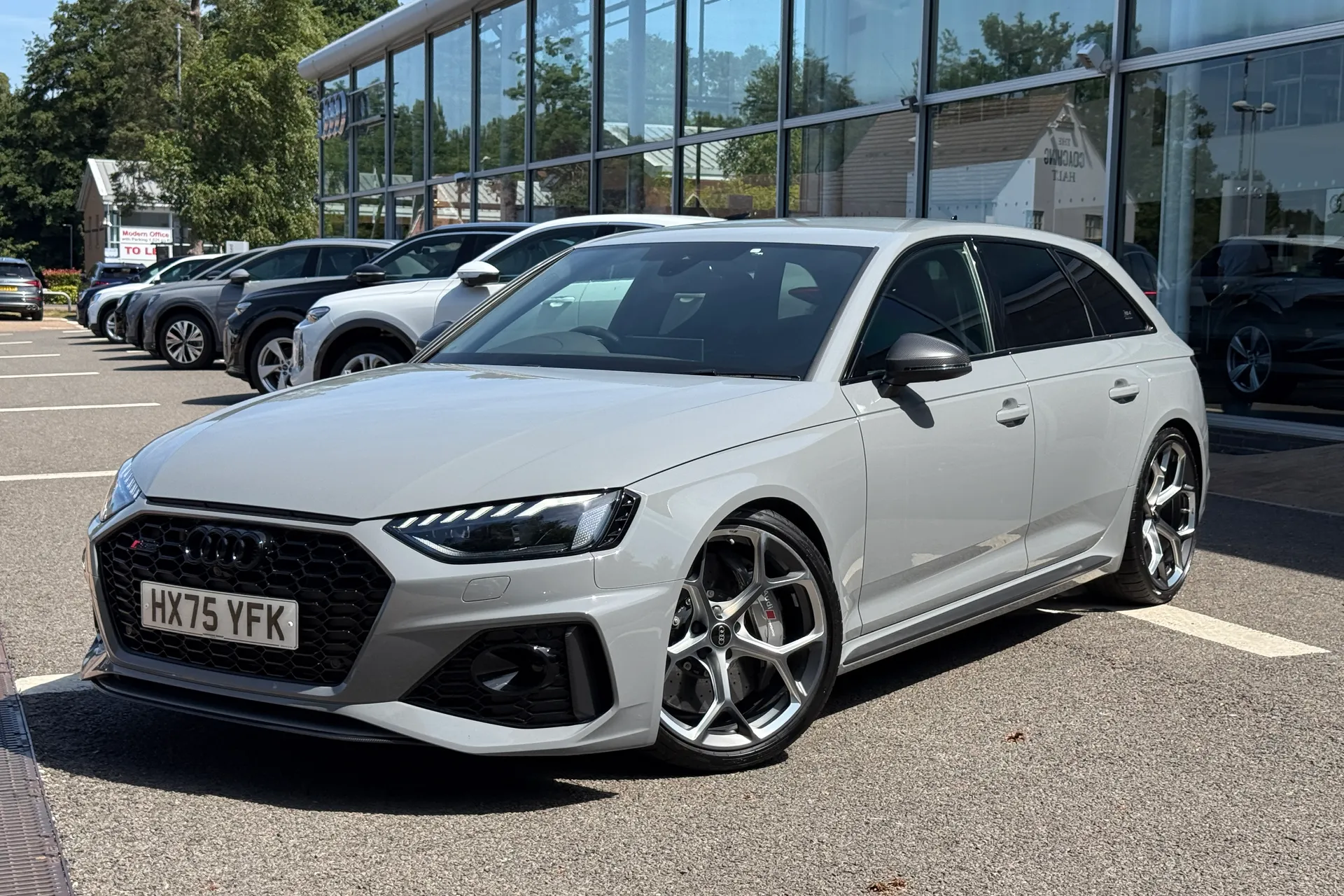 Audi RS4 thumbnail image number 62