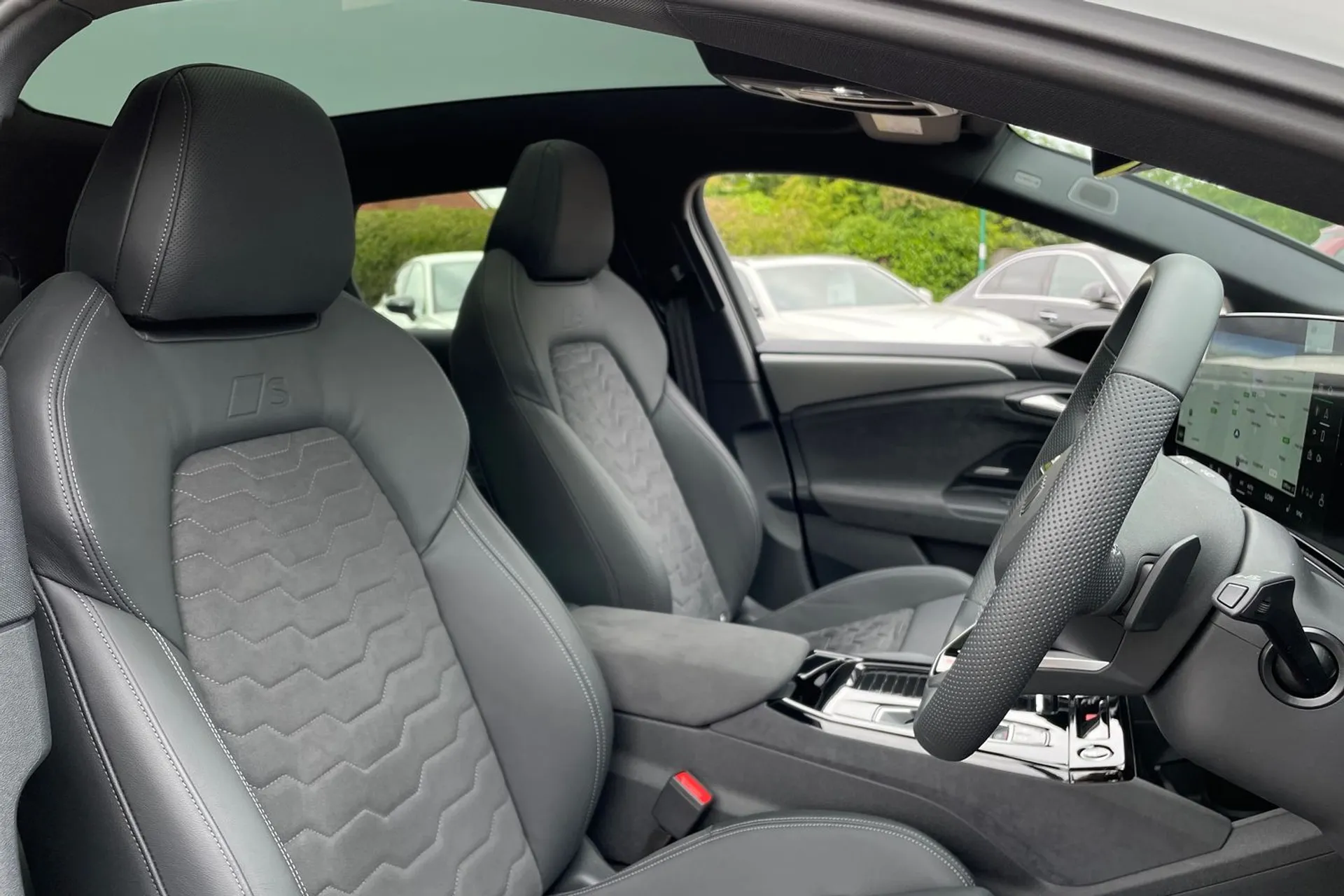 Audi A6 thumbnail image number 24