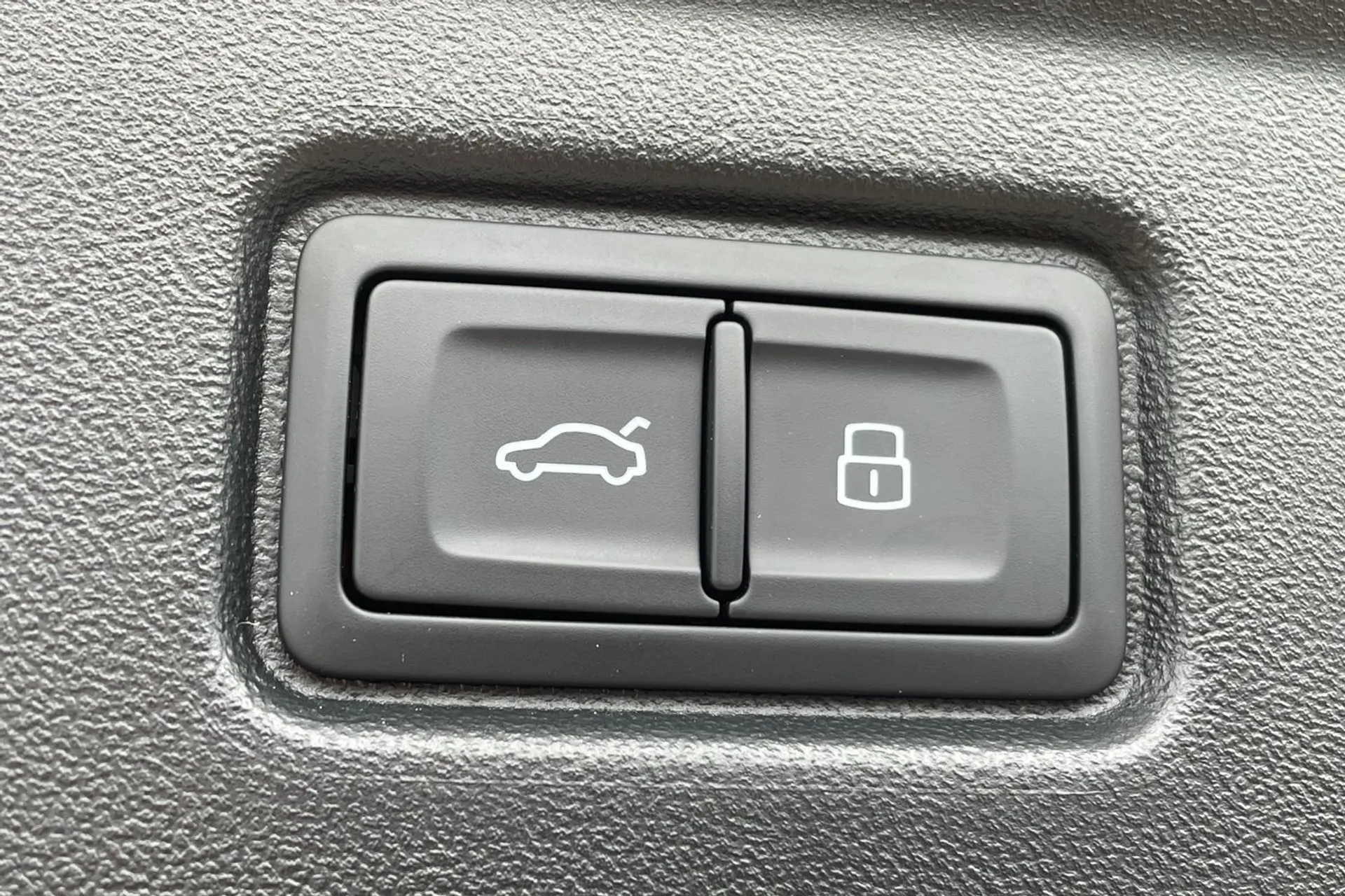 Audi A6 thumbnail image number 33