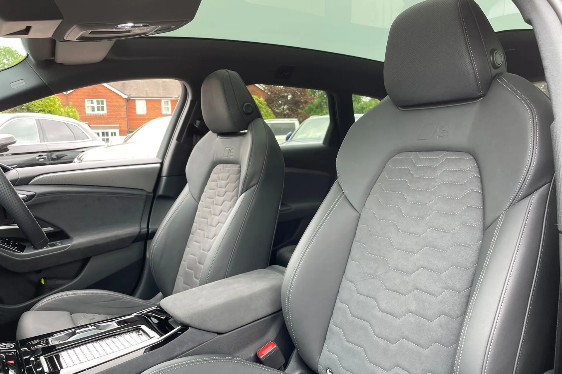 Audi A6 thumbnail image number 27