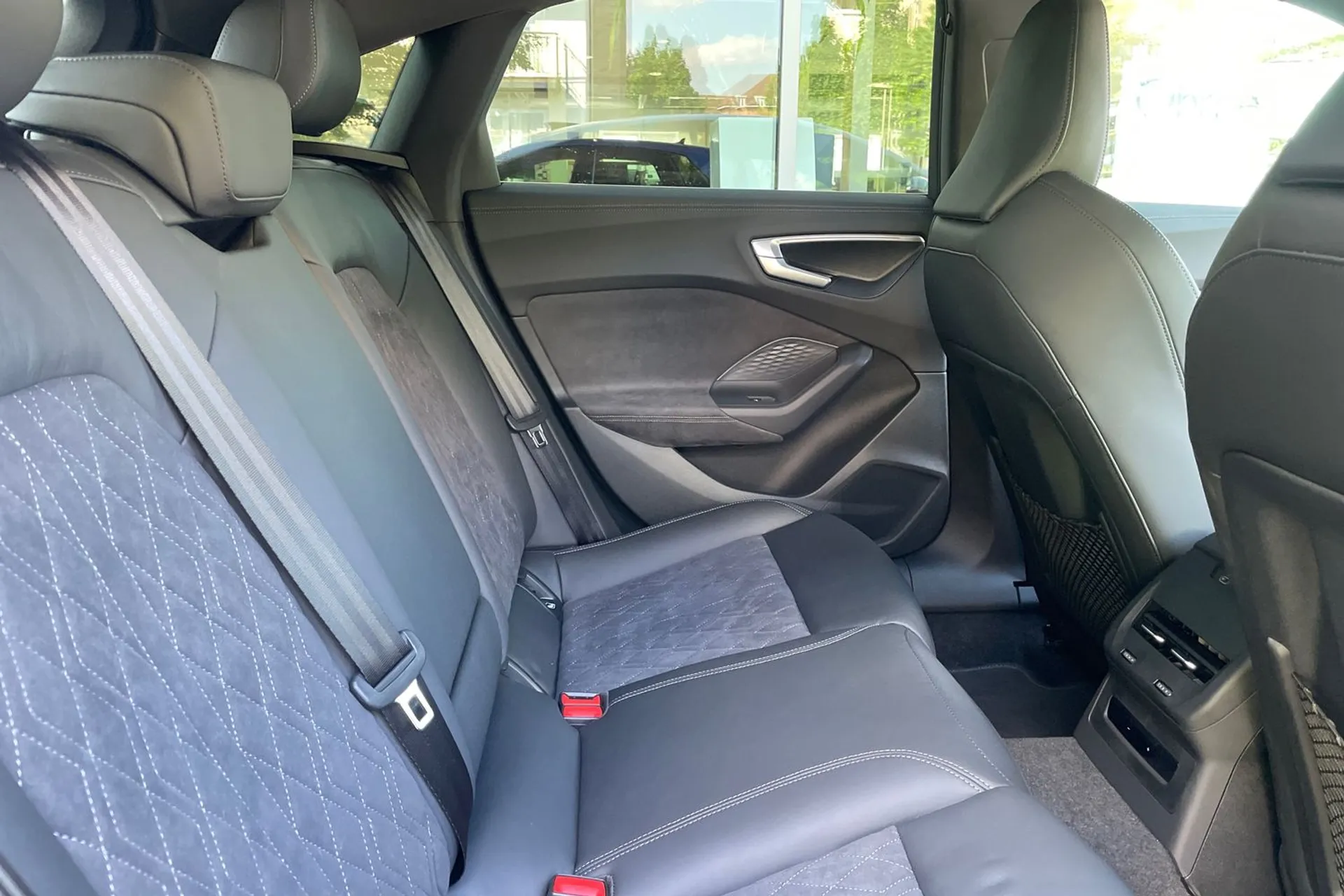 Audi A5 thumbnail image number 22