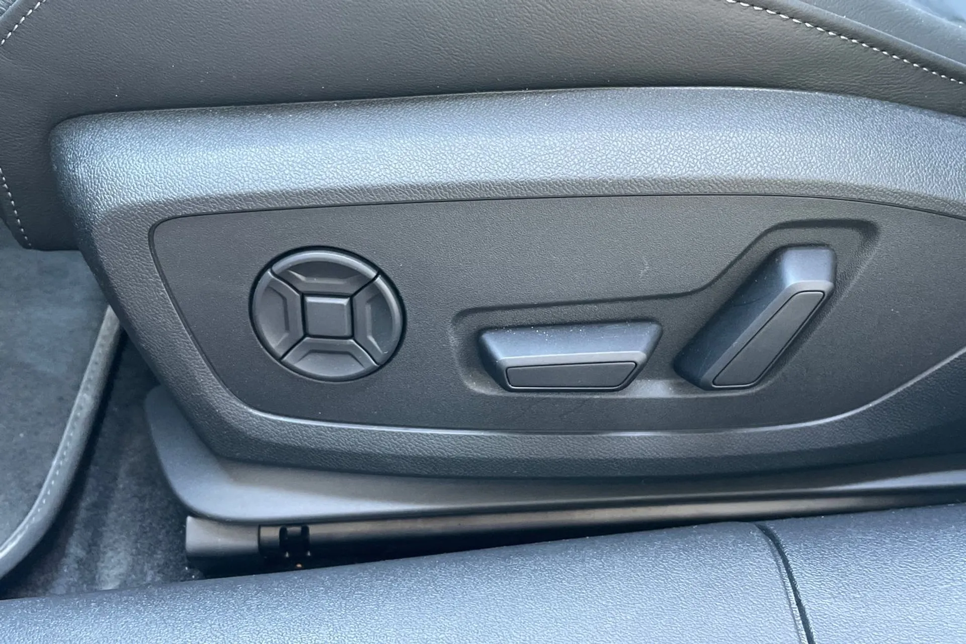 Audi A5 thumbnail image number 28