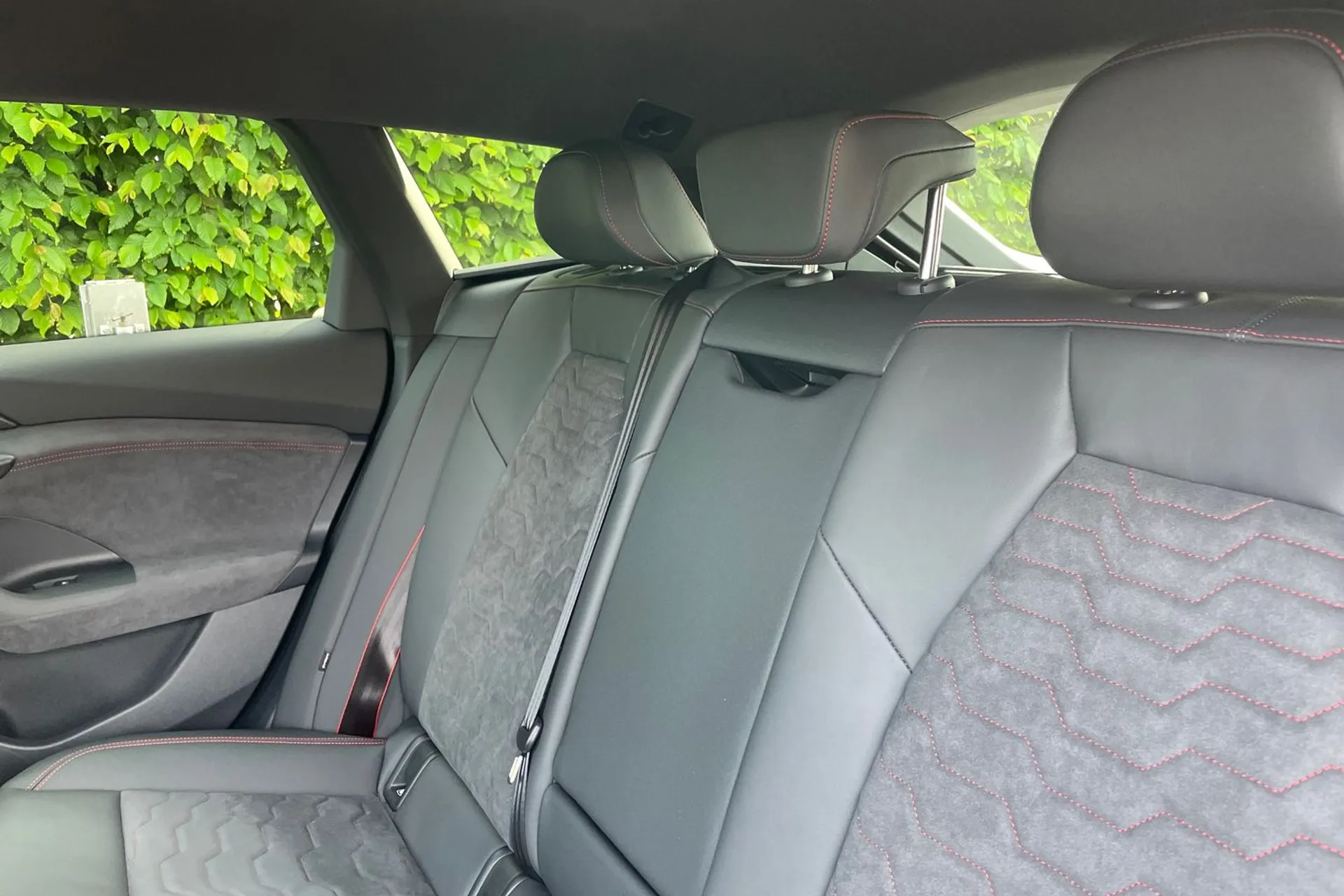 Audi A6 thumbnail image number 29