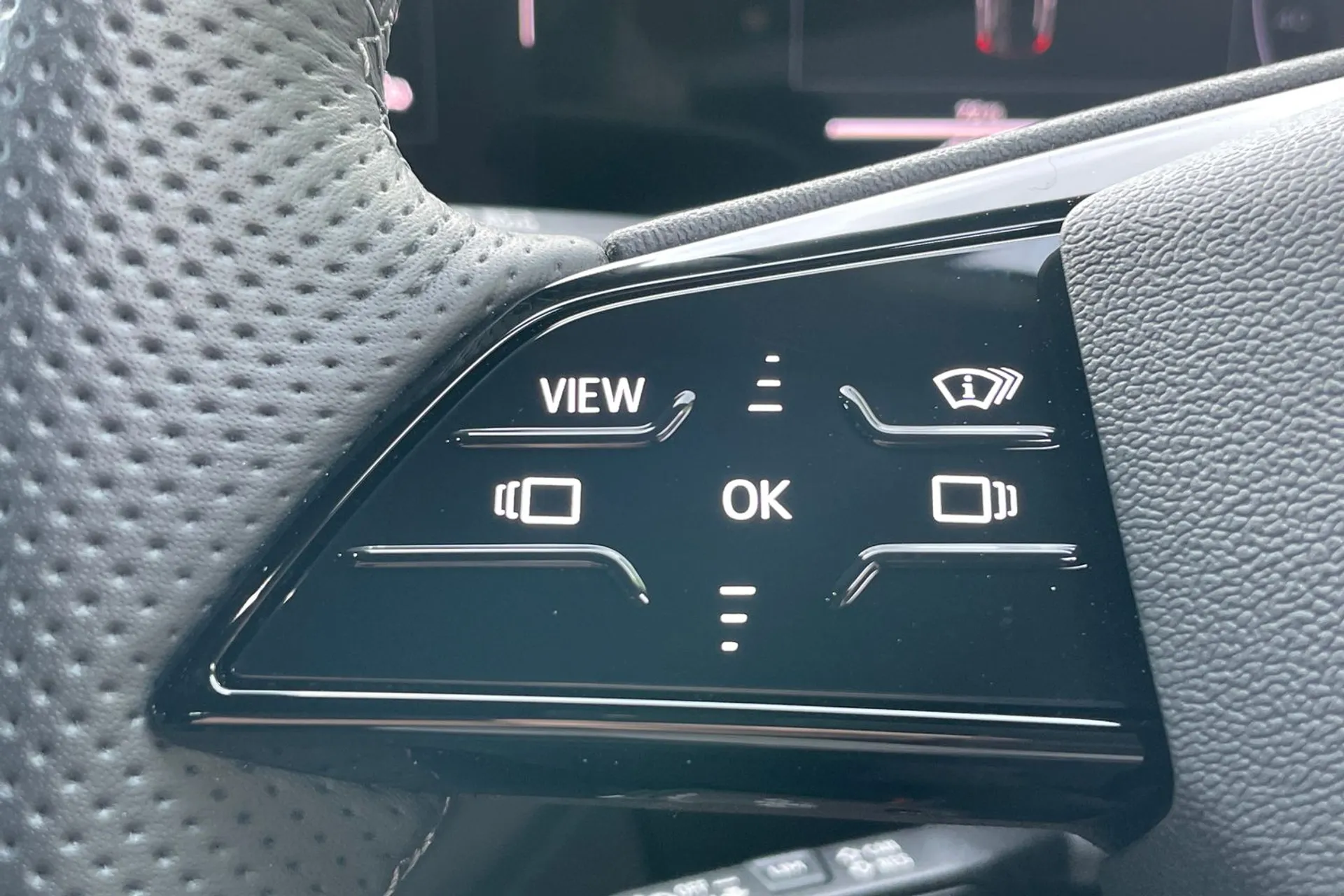 Audi A6 thumbnail image number 38