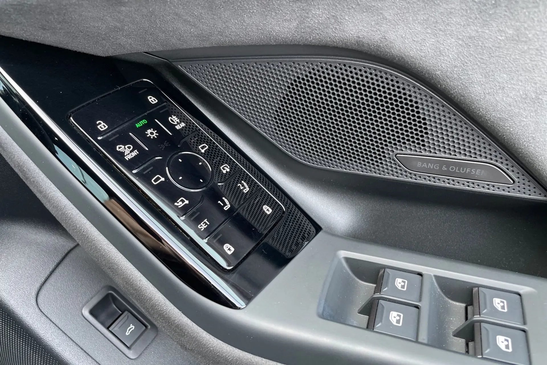 Audi A6 thumbnail image number 61
