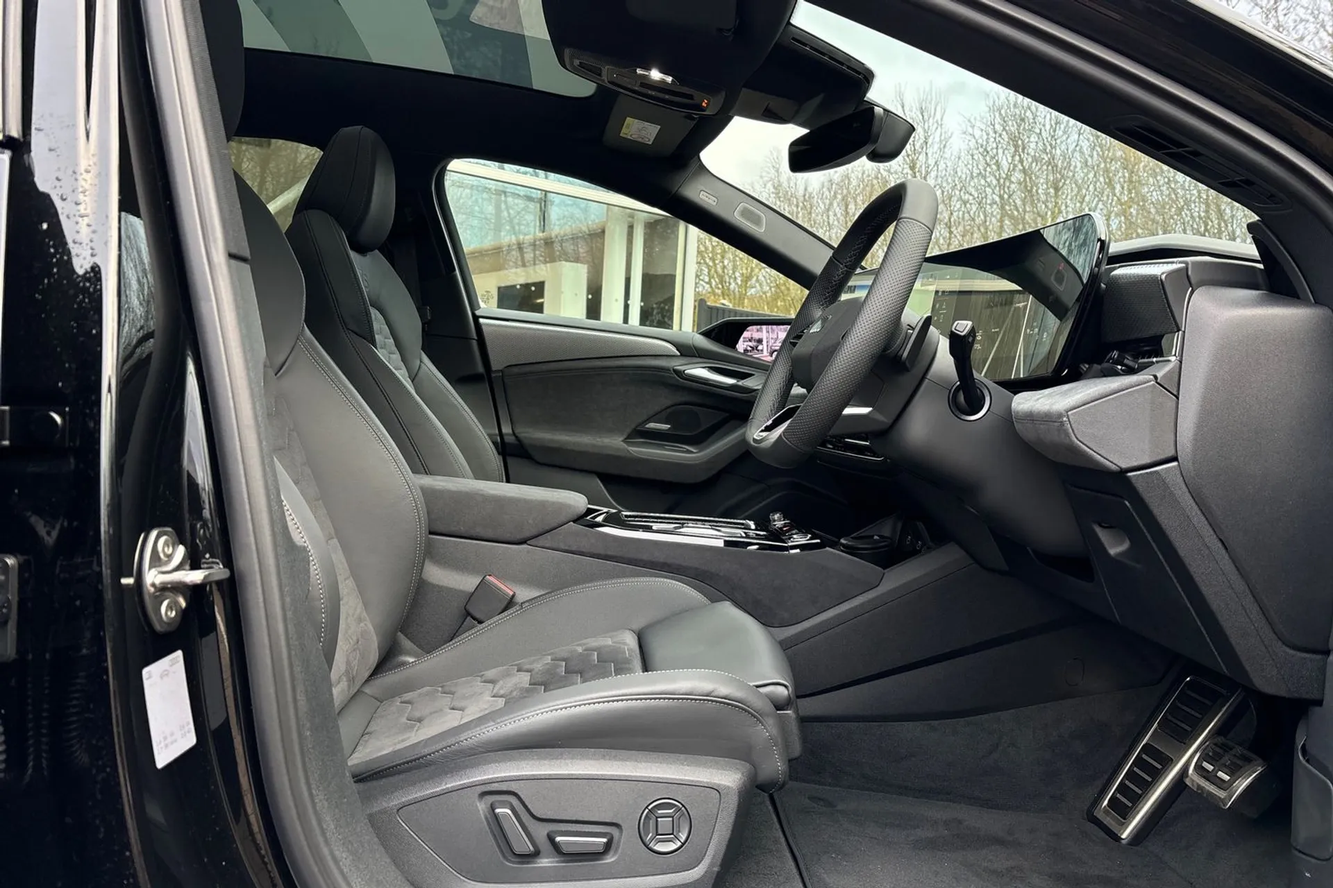 Audi A6 thumbnail image number 24