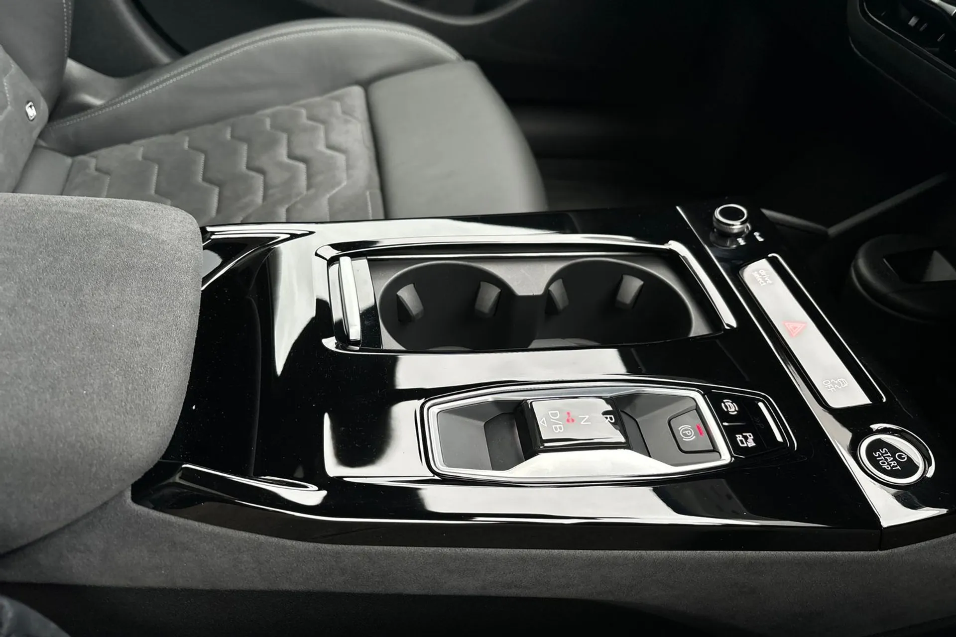 Audi A6 thumbnail image number 42