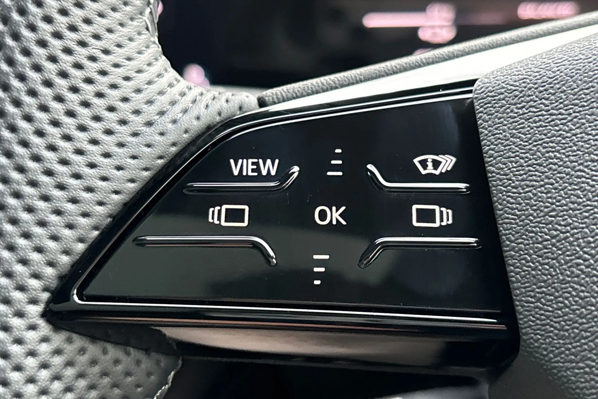 Audi A6 thumbnail image number 36