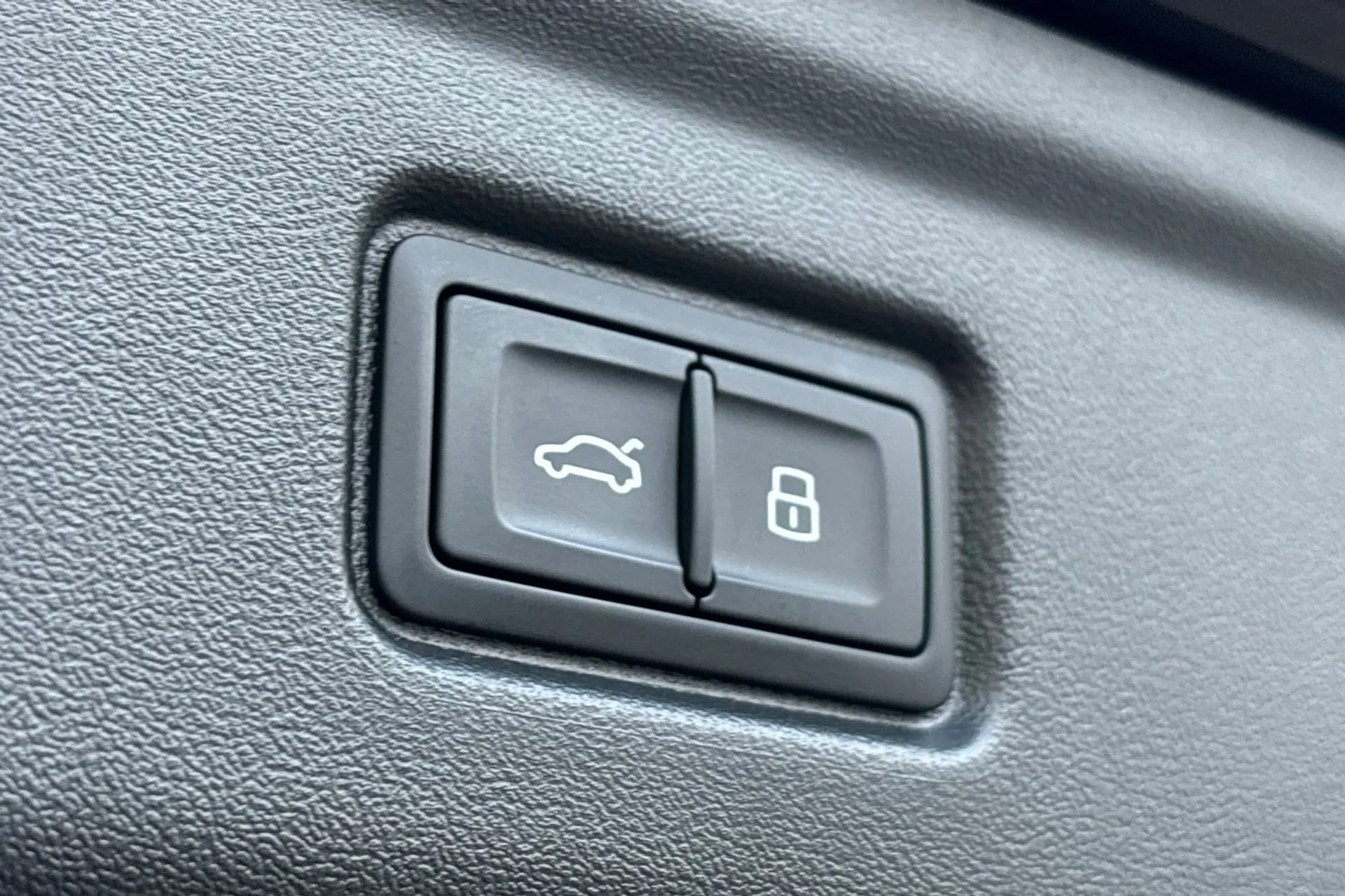 Audi A6 thumbnail image number 19