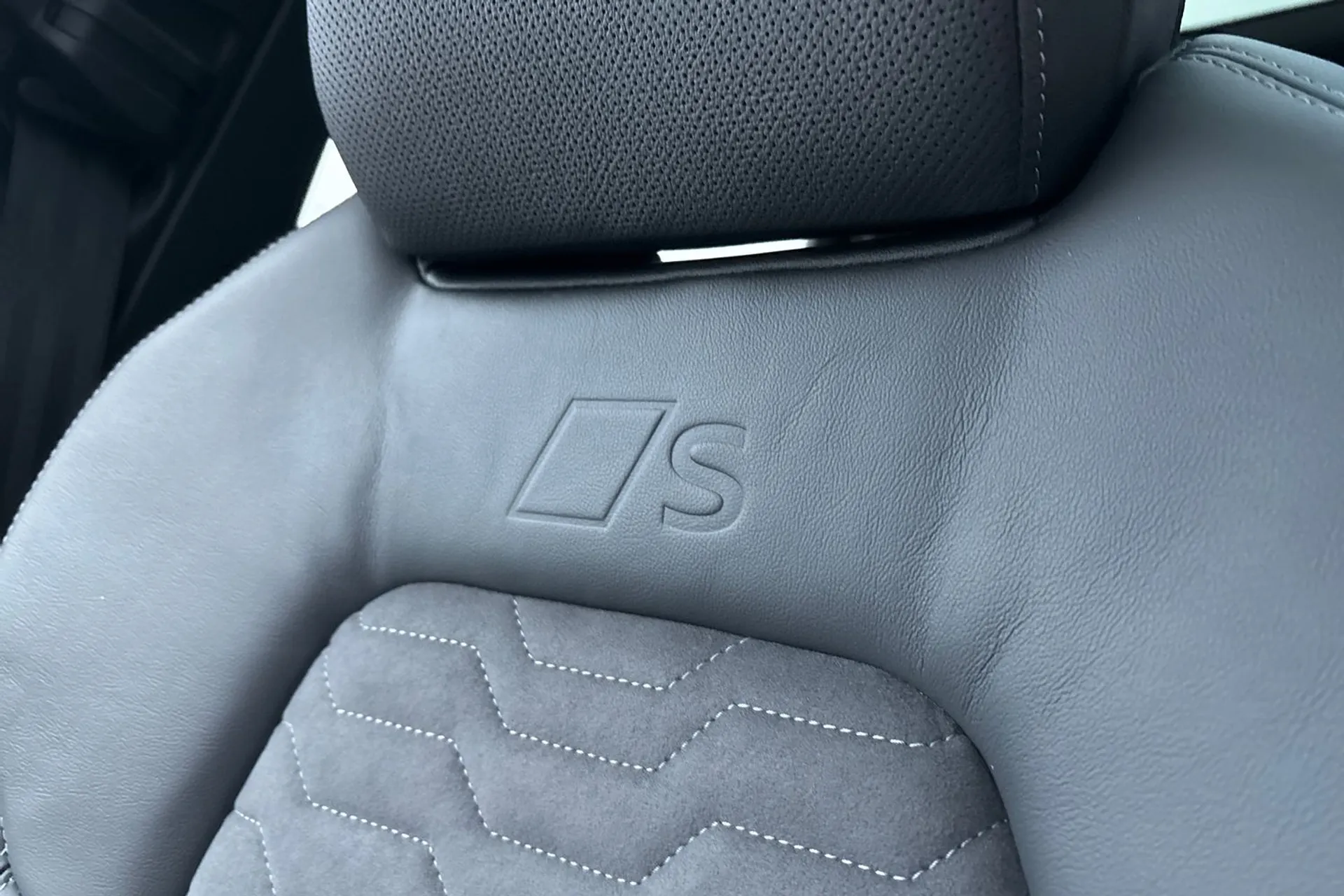 Audi A6 thumbnail image number 47