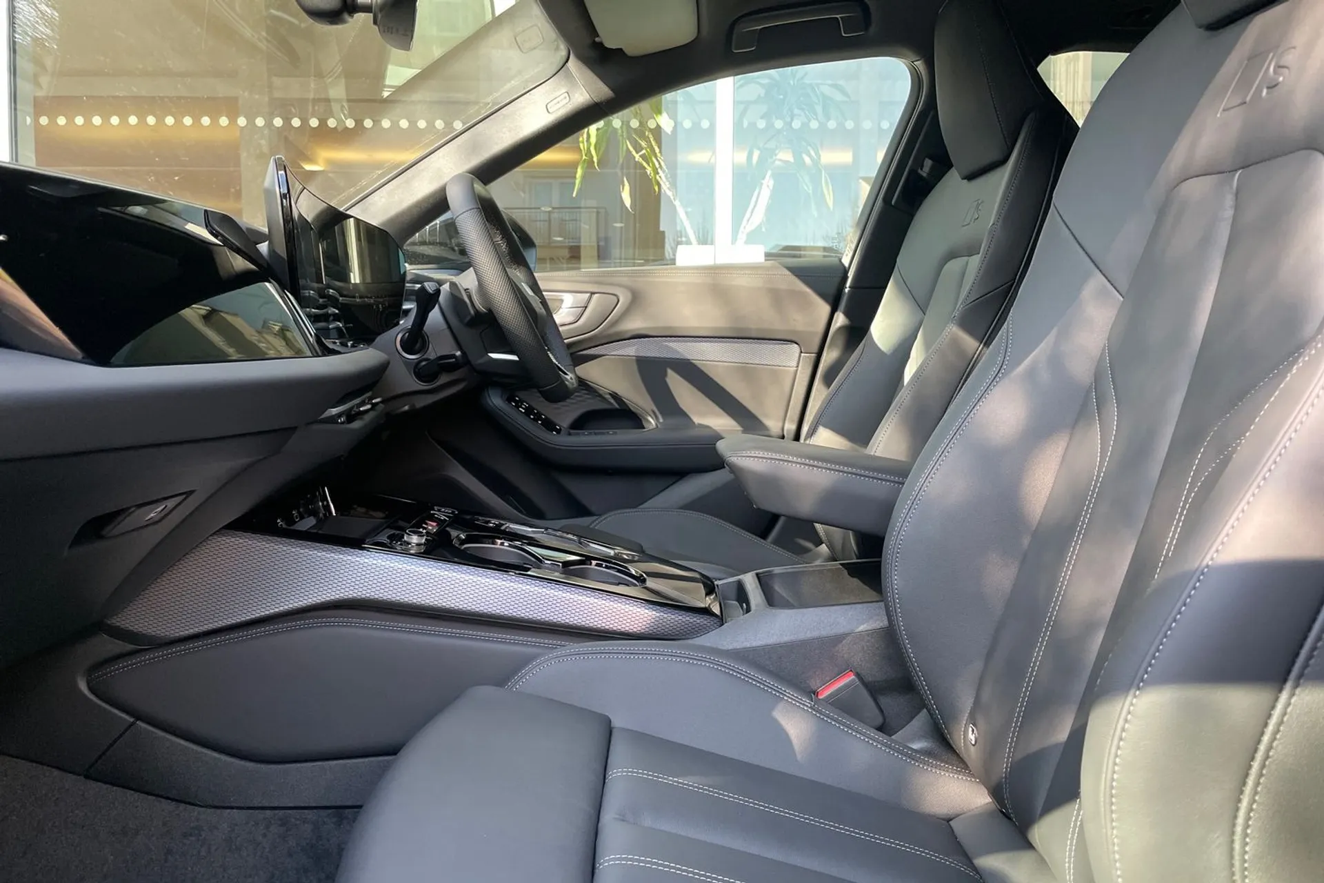 Audi A5 thumbnail image number 28