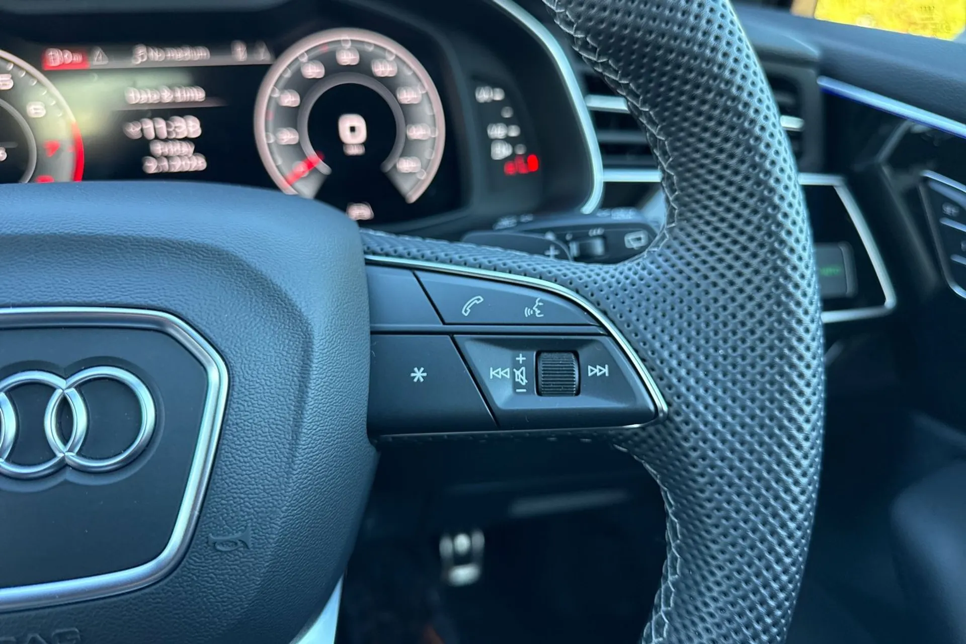 Audi Q7 thumbnail image number 46