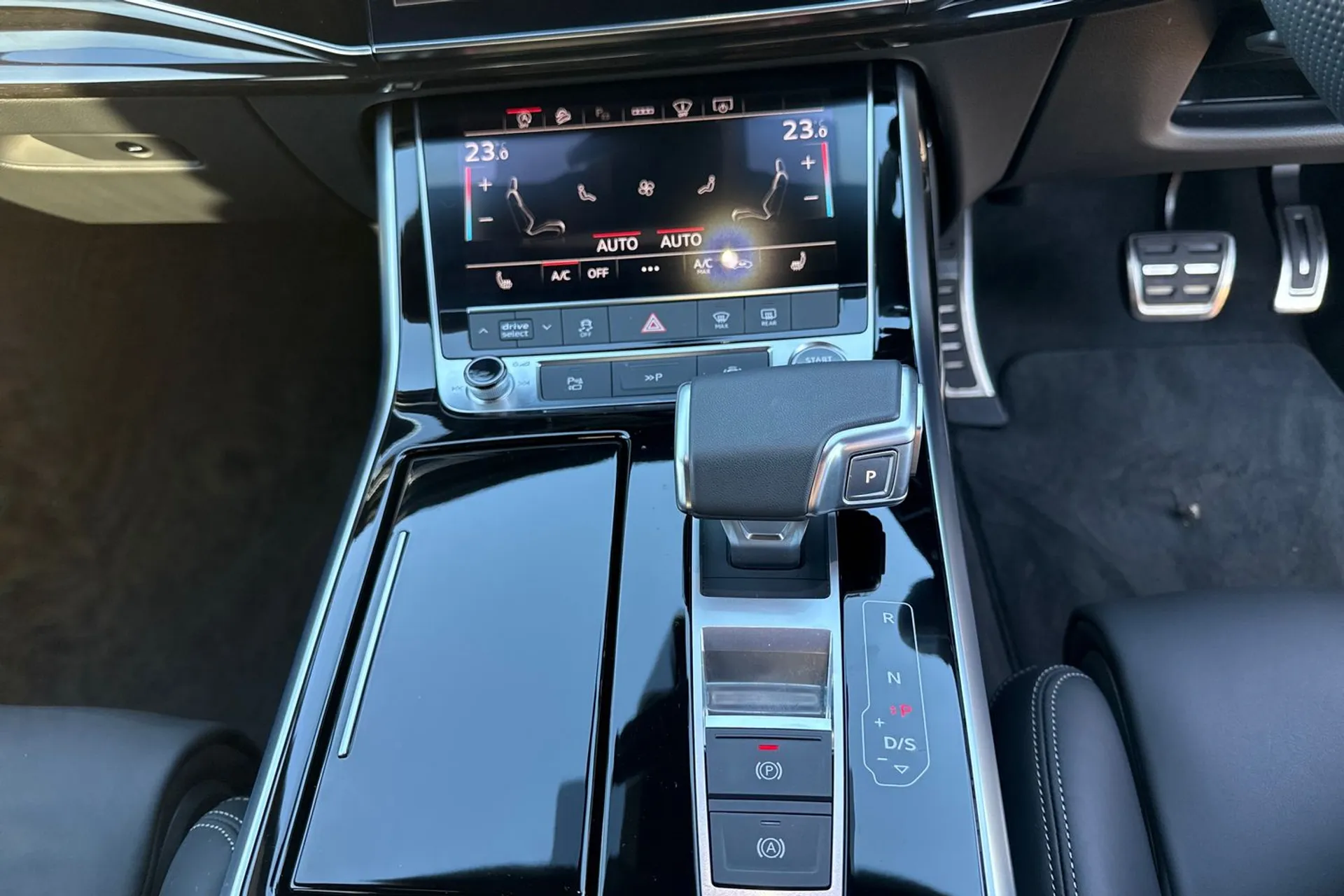 Audi Q7 thumbnail image number 44