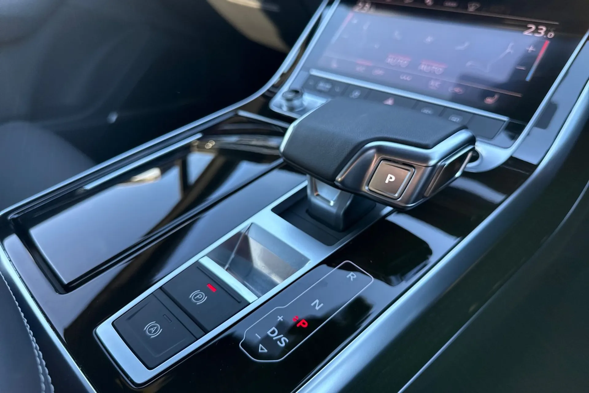 Audi Q7 thumbnail image number 31