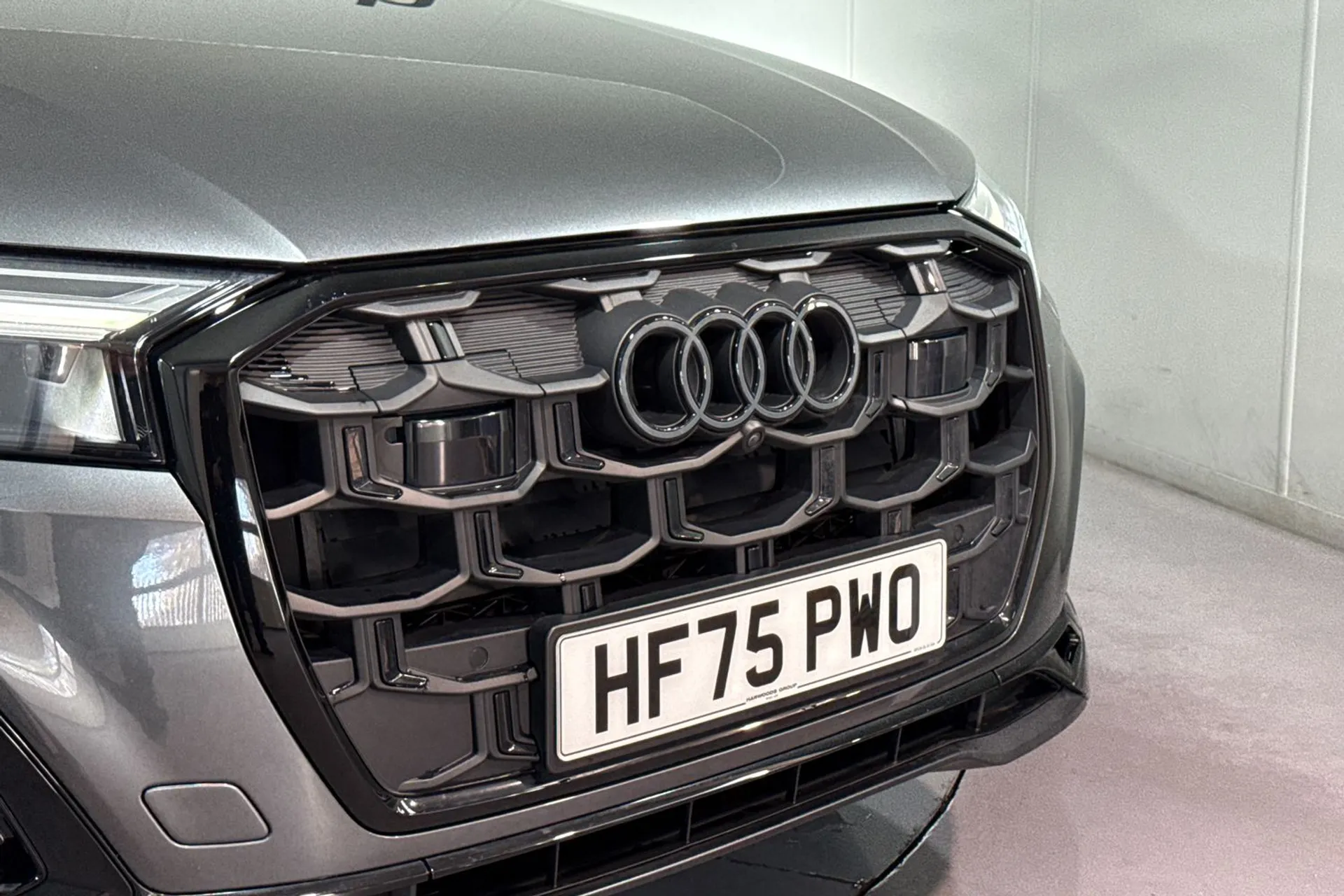 Audi Q7 thumbnail image number 9