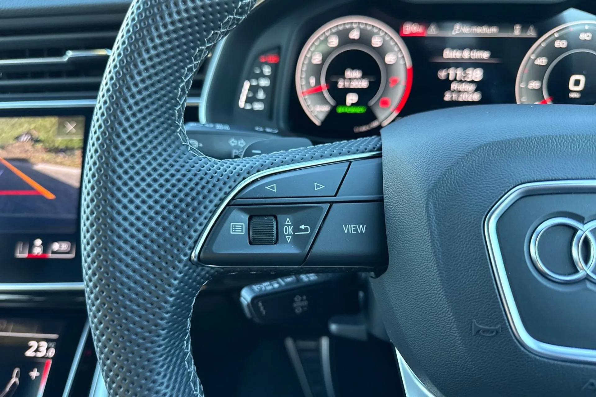 Audi Q7 thumbnail image number 45