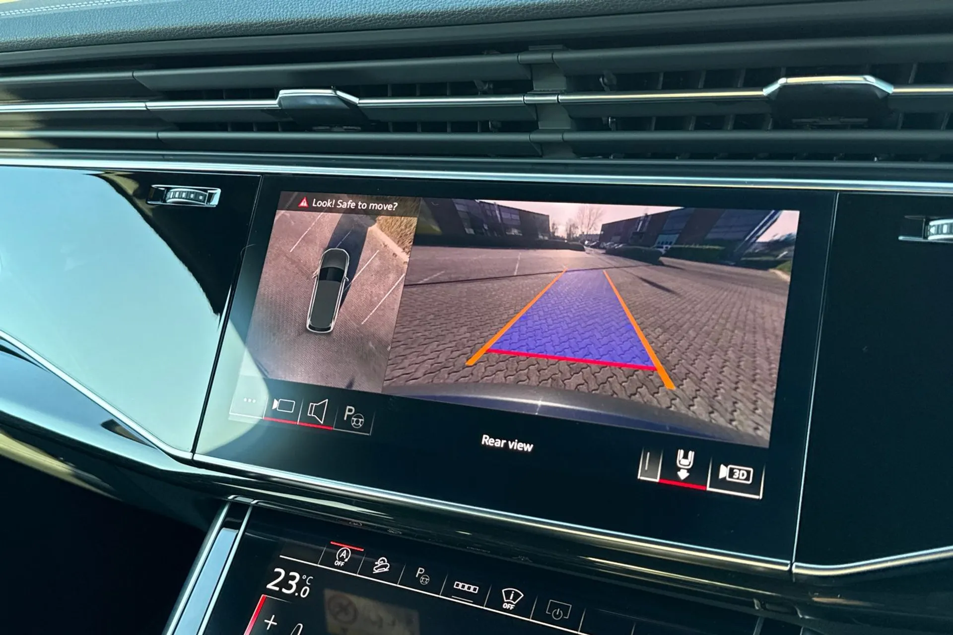 Audi Q7 thumbnail image number 4