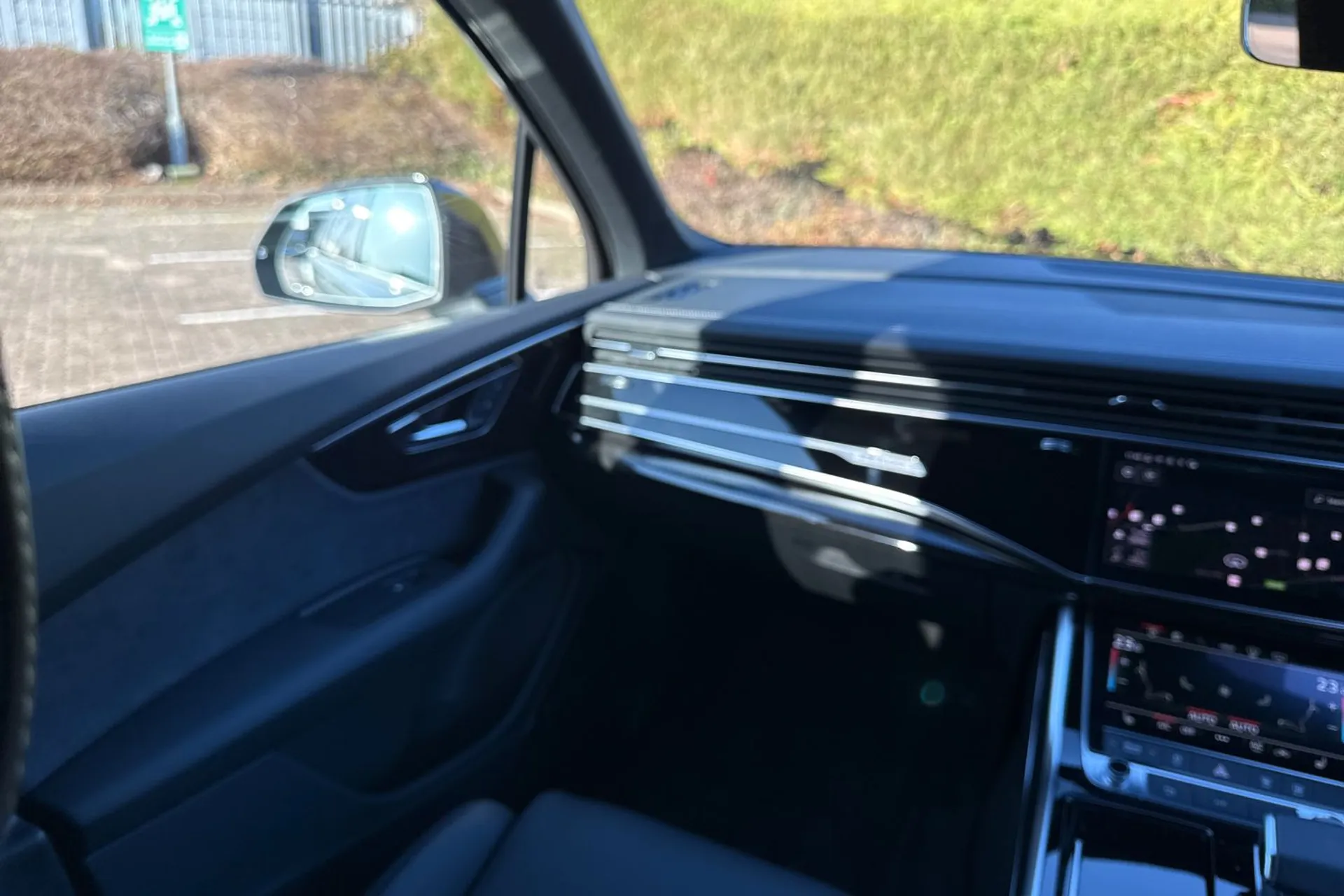 Audi Q7 thumbnail image number 42