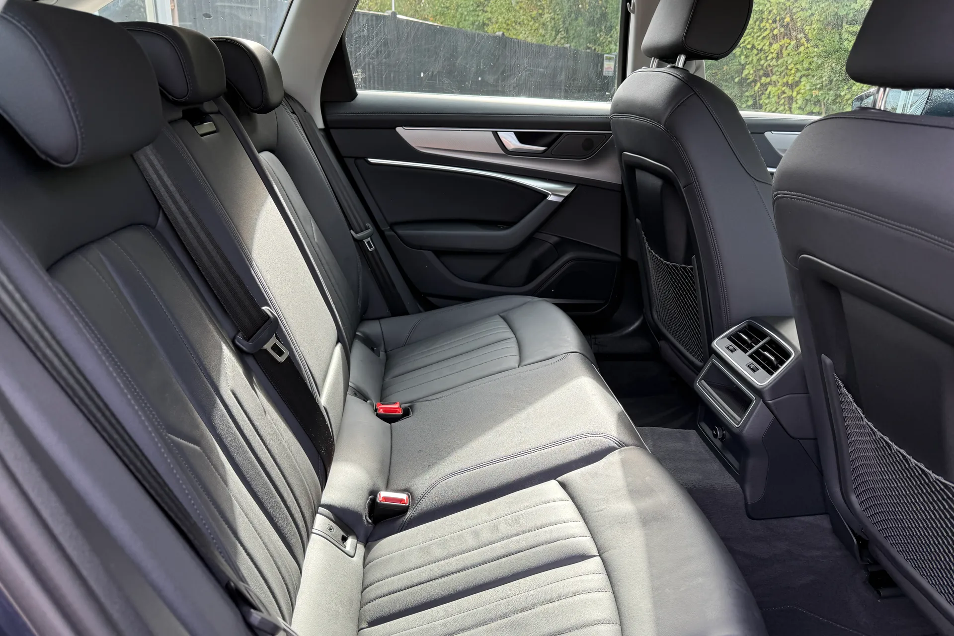 Audi A6 thumbnail image number 25