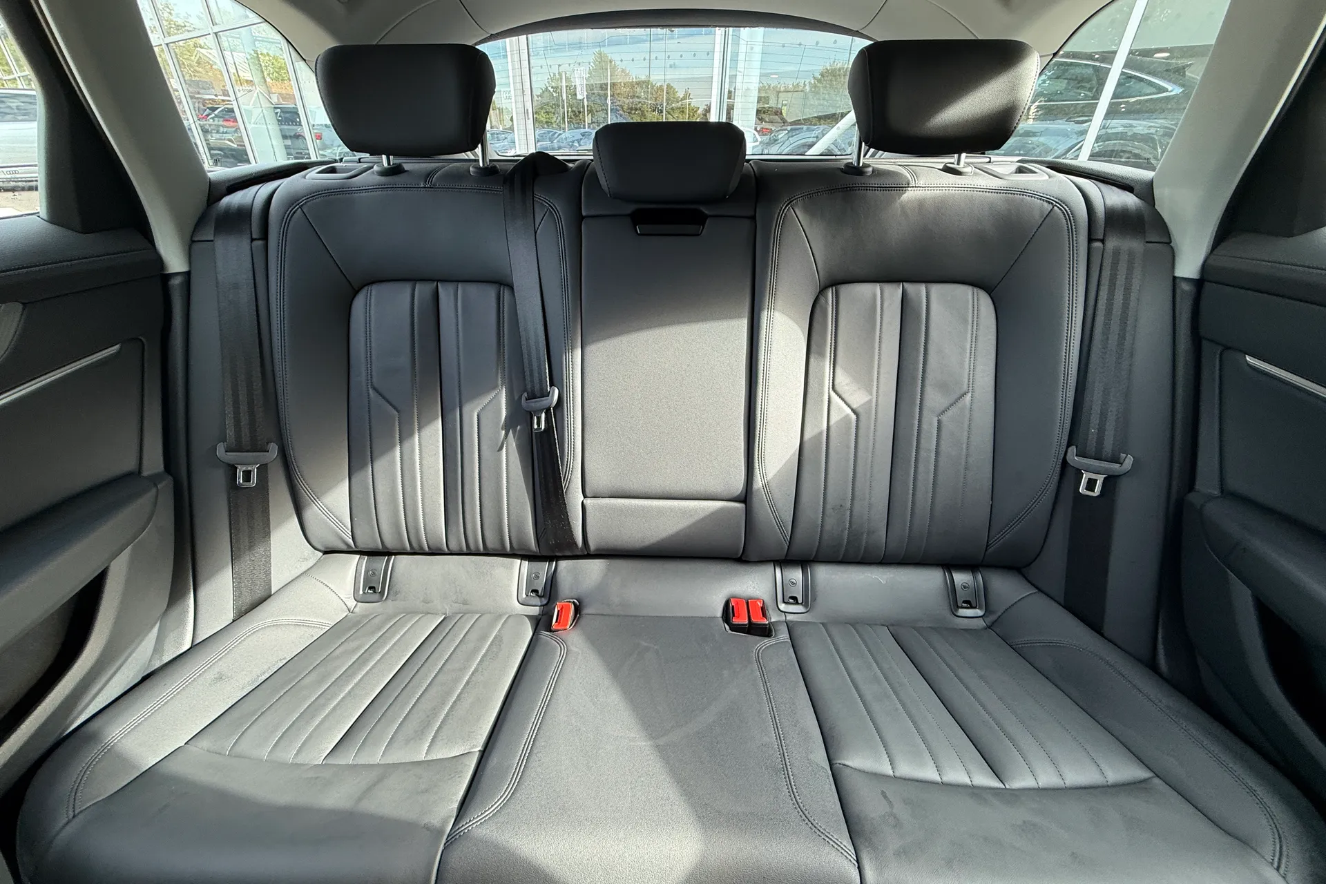 Audi A6 thumbnail image number 18
