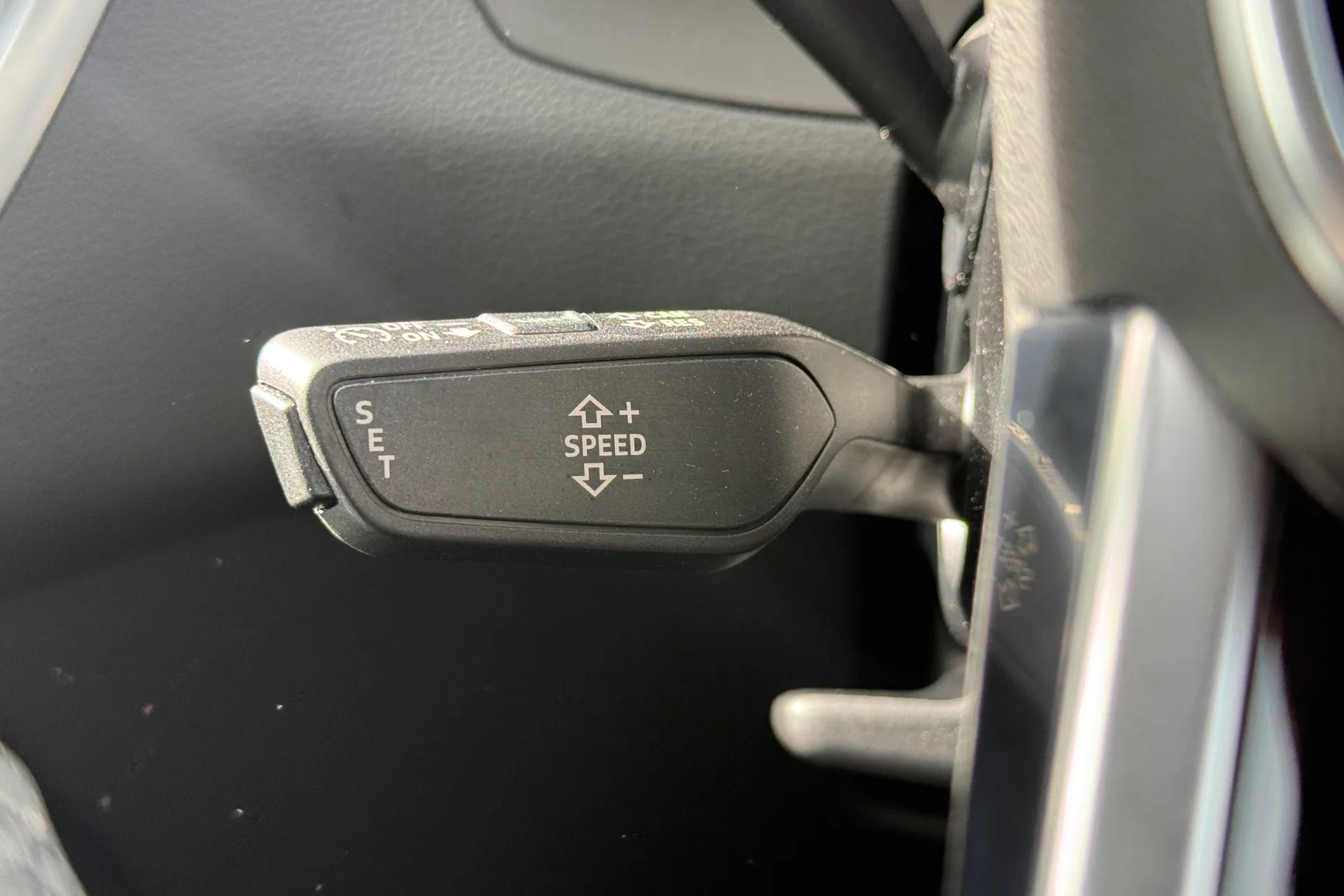 Audi A6 thumbnail image number 6